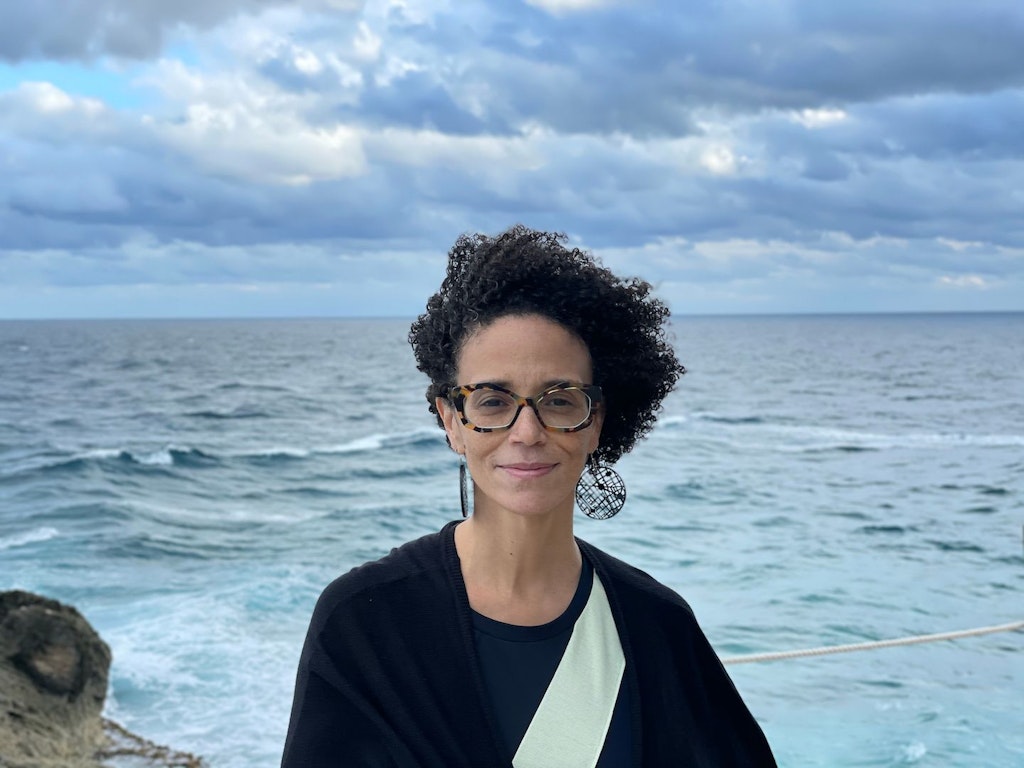 CocoFuscoRetrospektive in den Kunstwerken Ein Polaroid mit einer