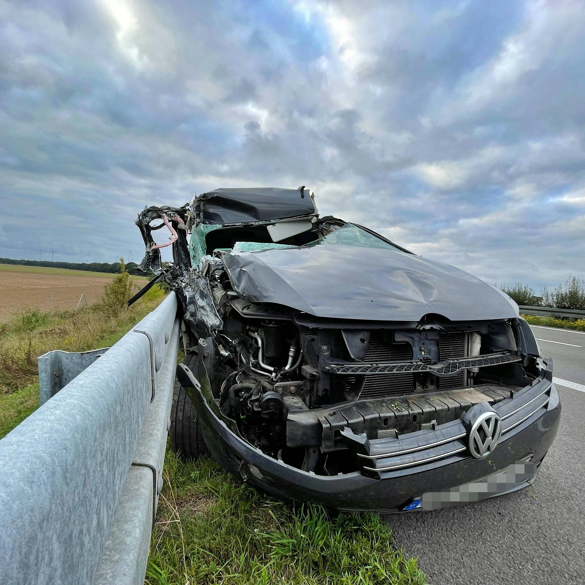 Zu viele Unfälle auf der A24! Politiker wollen Tempolimit zurück