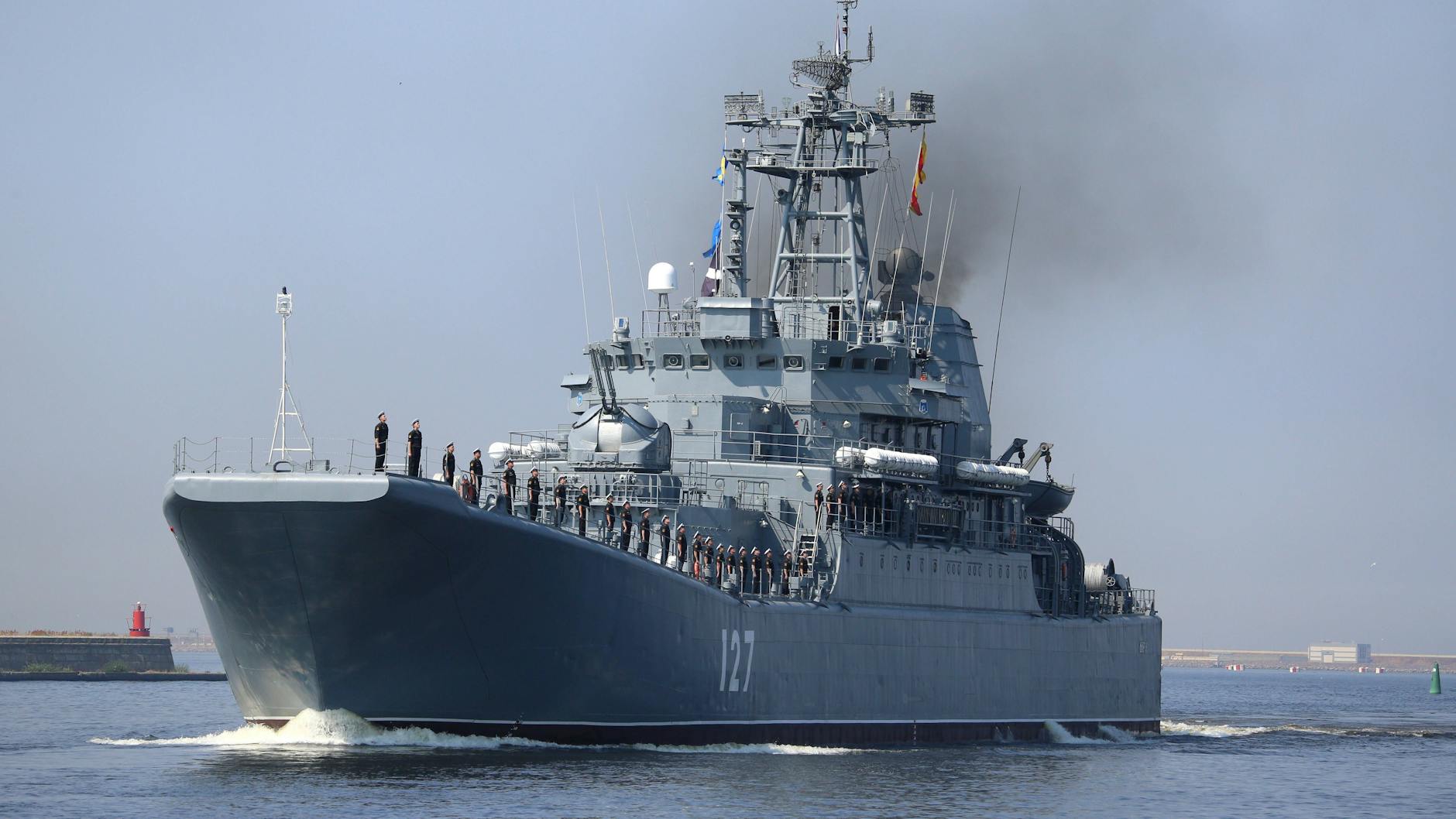 Auch das Landungsschiff „Minsk“ ist wohl nur noch verbrannter Schrott.