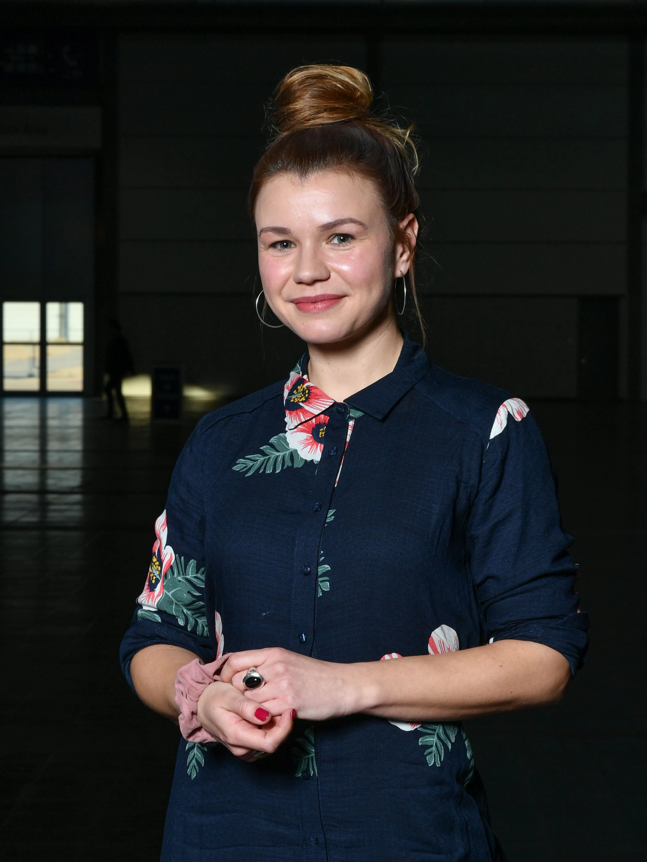 Die Autorin Romy Hausmann schrieb die Romanvorlage „Liebes Kind“. Als Inspiration diente ihr der Fall&nbsp;Natascha Kampusch.