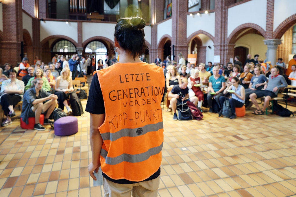 The Last Generation Gathers for Brunch and Protests as Blockades Begin