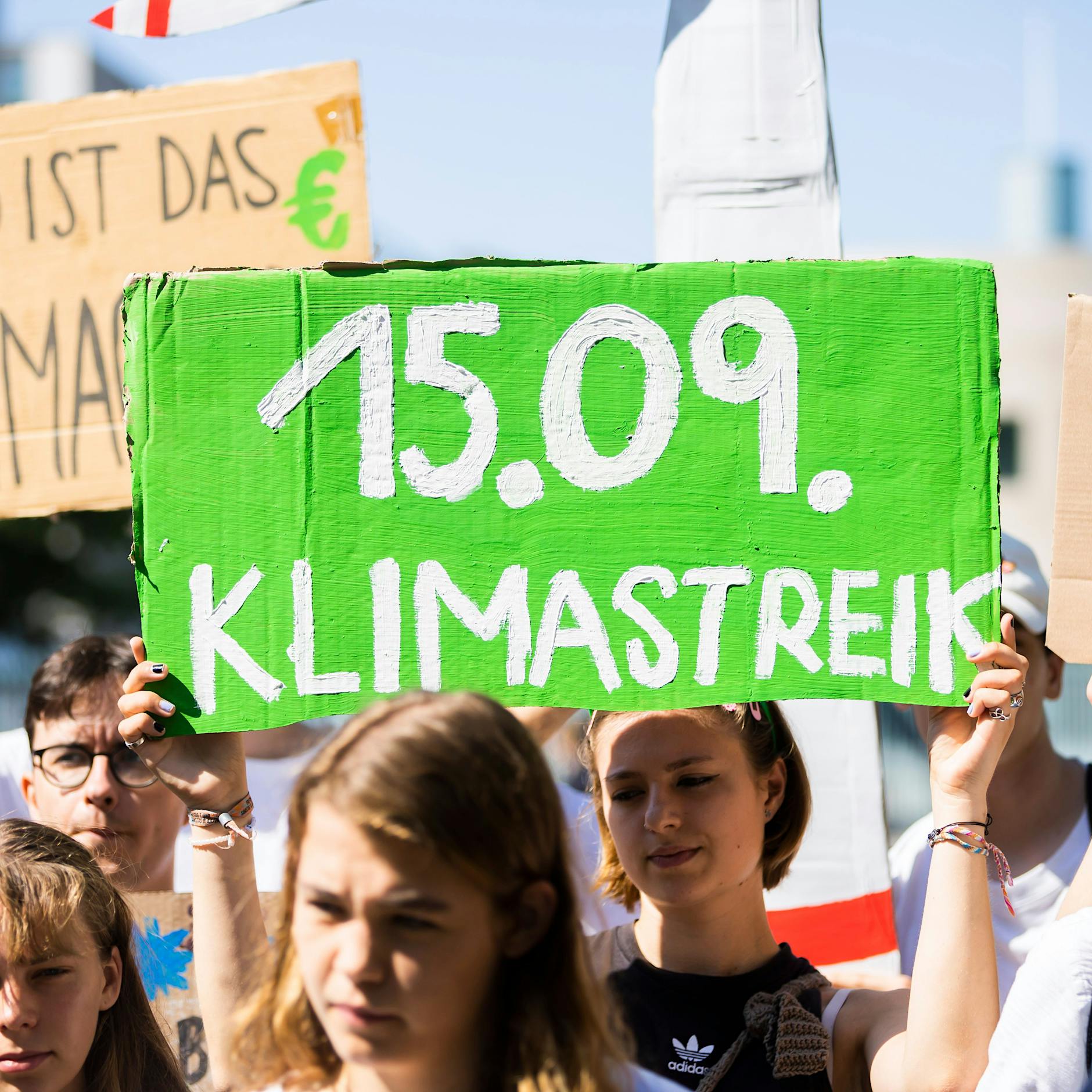 Verkehrs-Chaos am Freitag! Großdemo + vier S-Bahnen fahren nicht durch