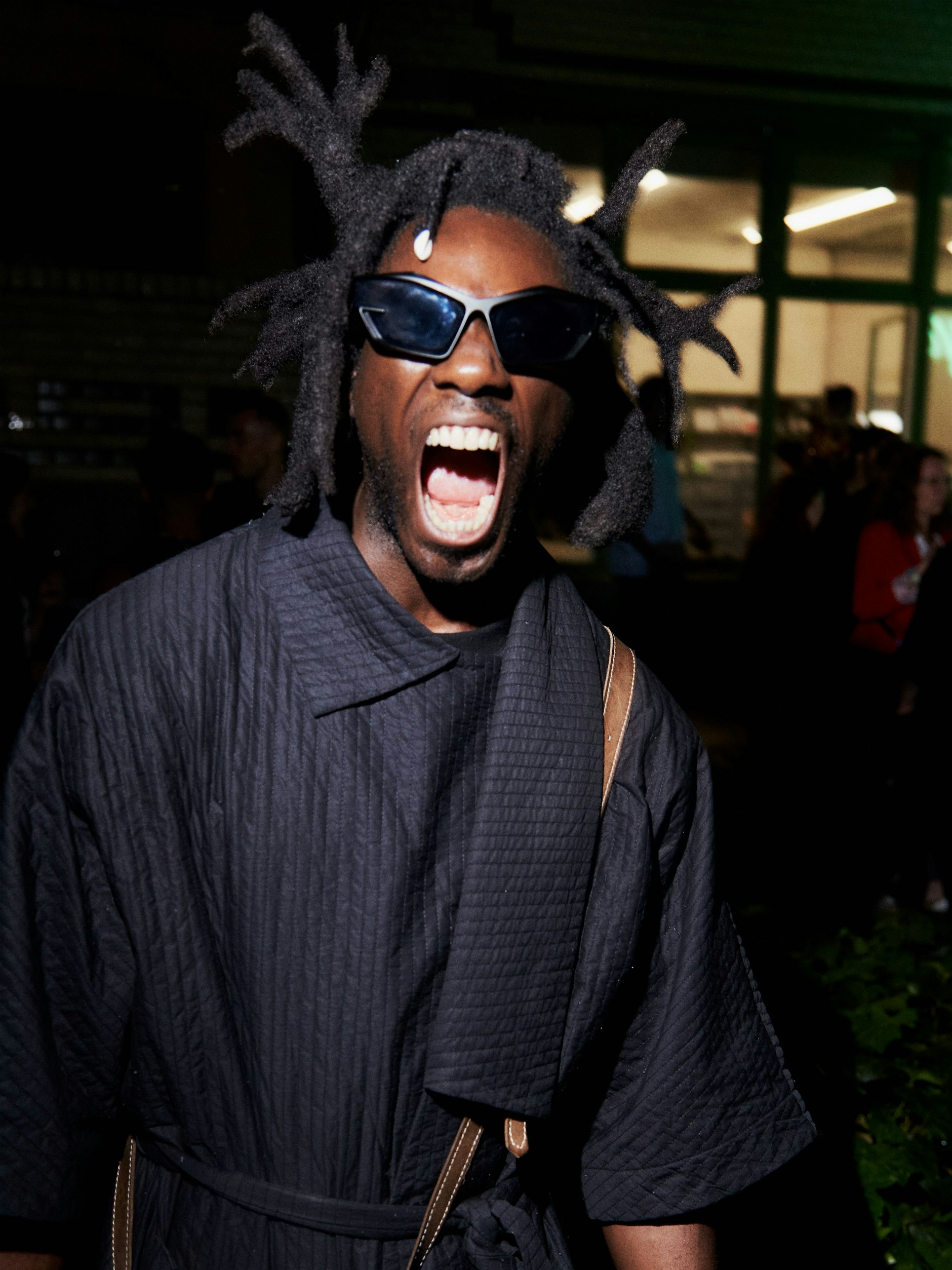 Natisa ist Visual Artist, Designer und Model. Er lebt in Berlin.