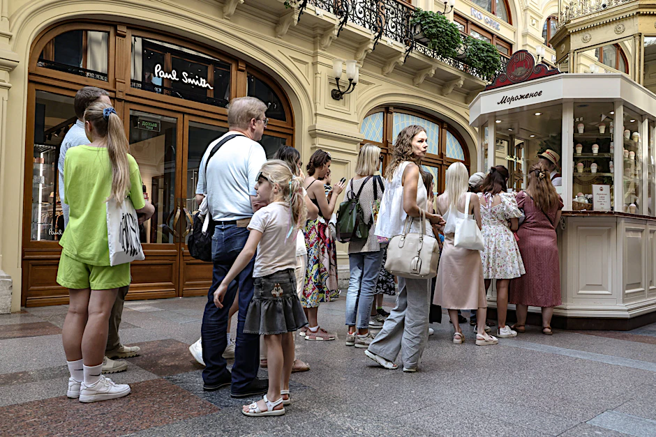 Das berühmte Warenhaus Gum in Moskau: Auch heute kann man hier noch viele westliche Marken kaufen.