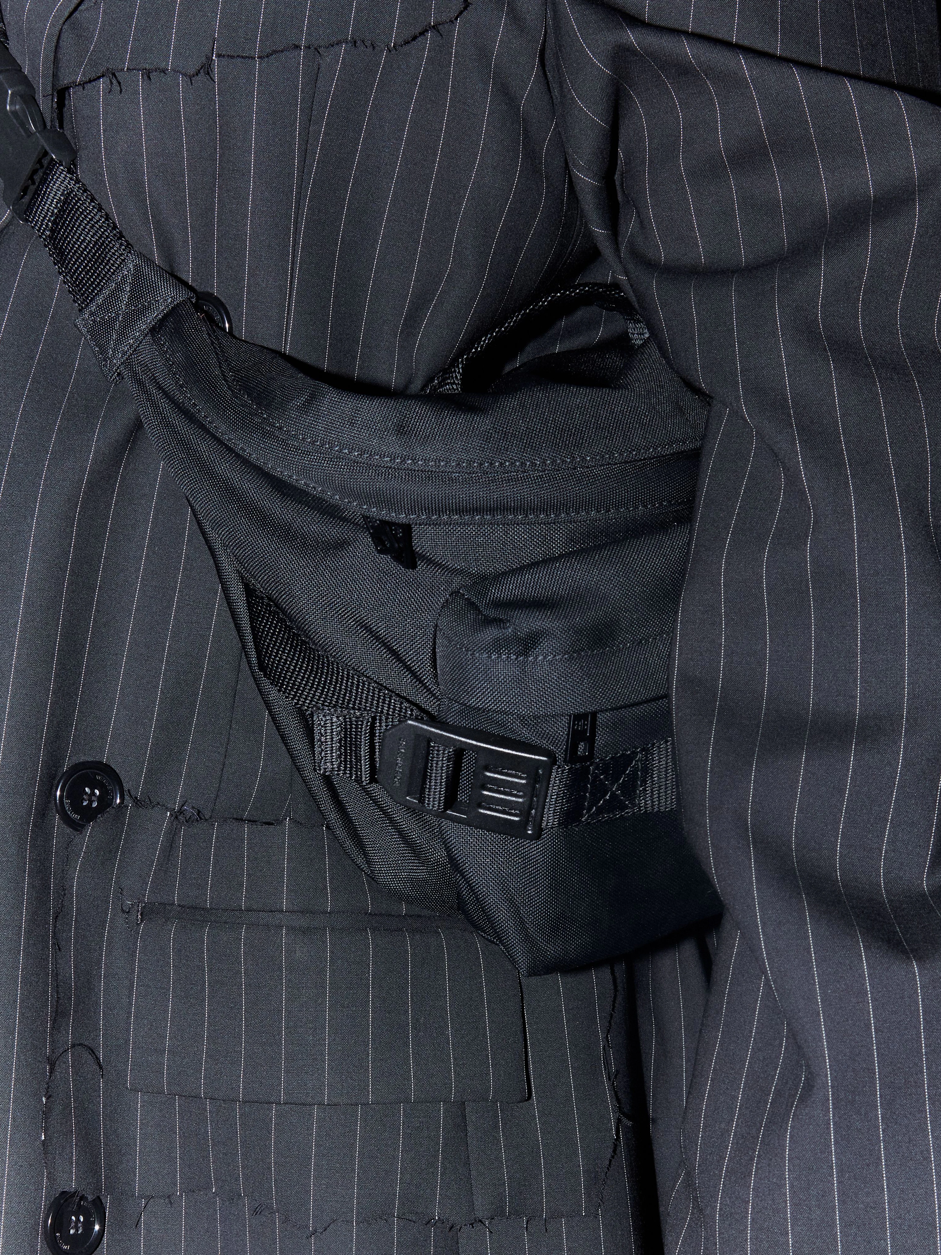 Tasche: Balenciaga.