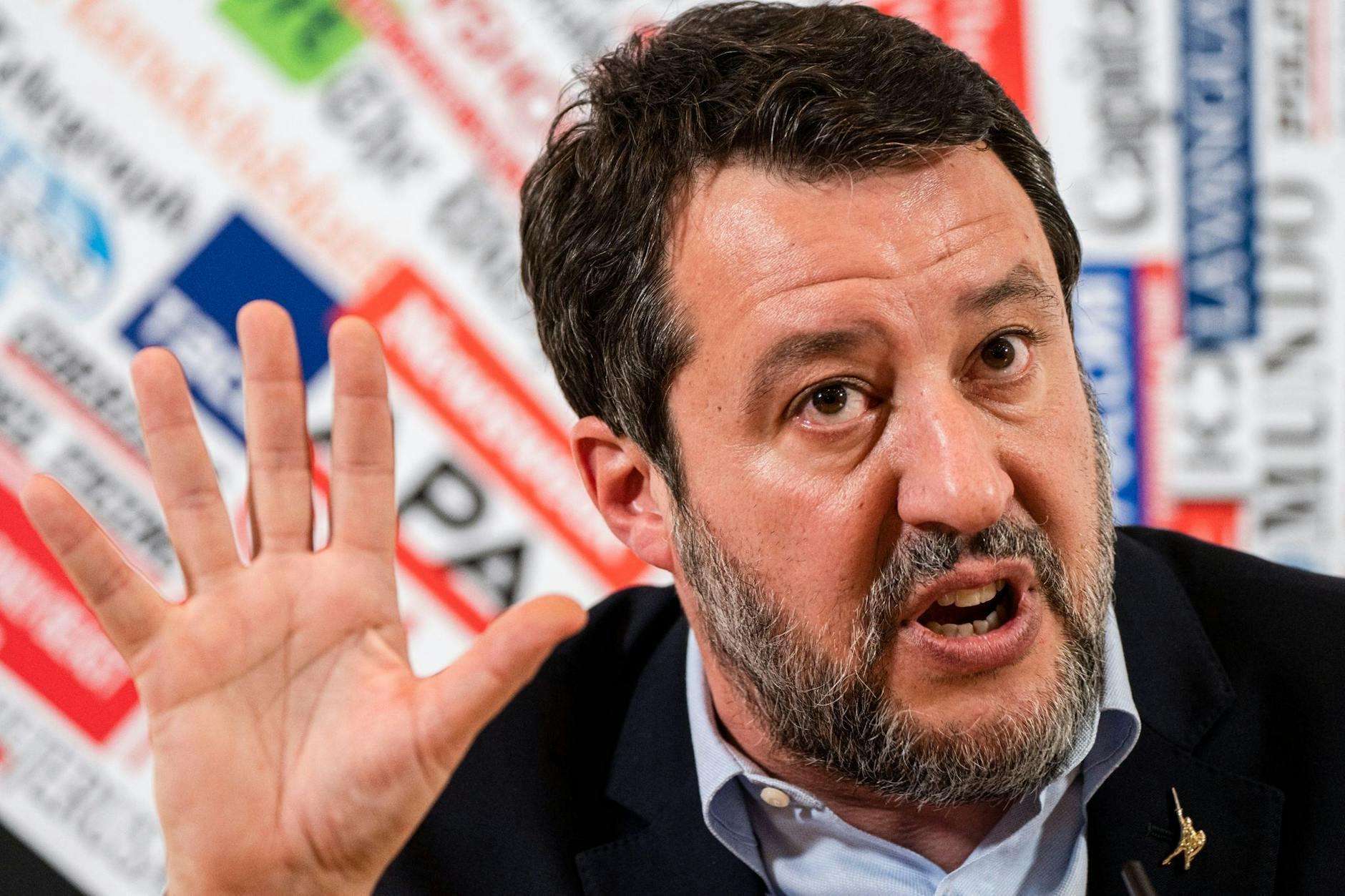 ARCHIV - «Es ist keine spontane Episode, sie ist offensichtlich organisiert, finanziert und vorbereitet»: Italiens Vize-Regierungschef Matteo Salvini.