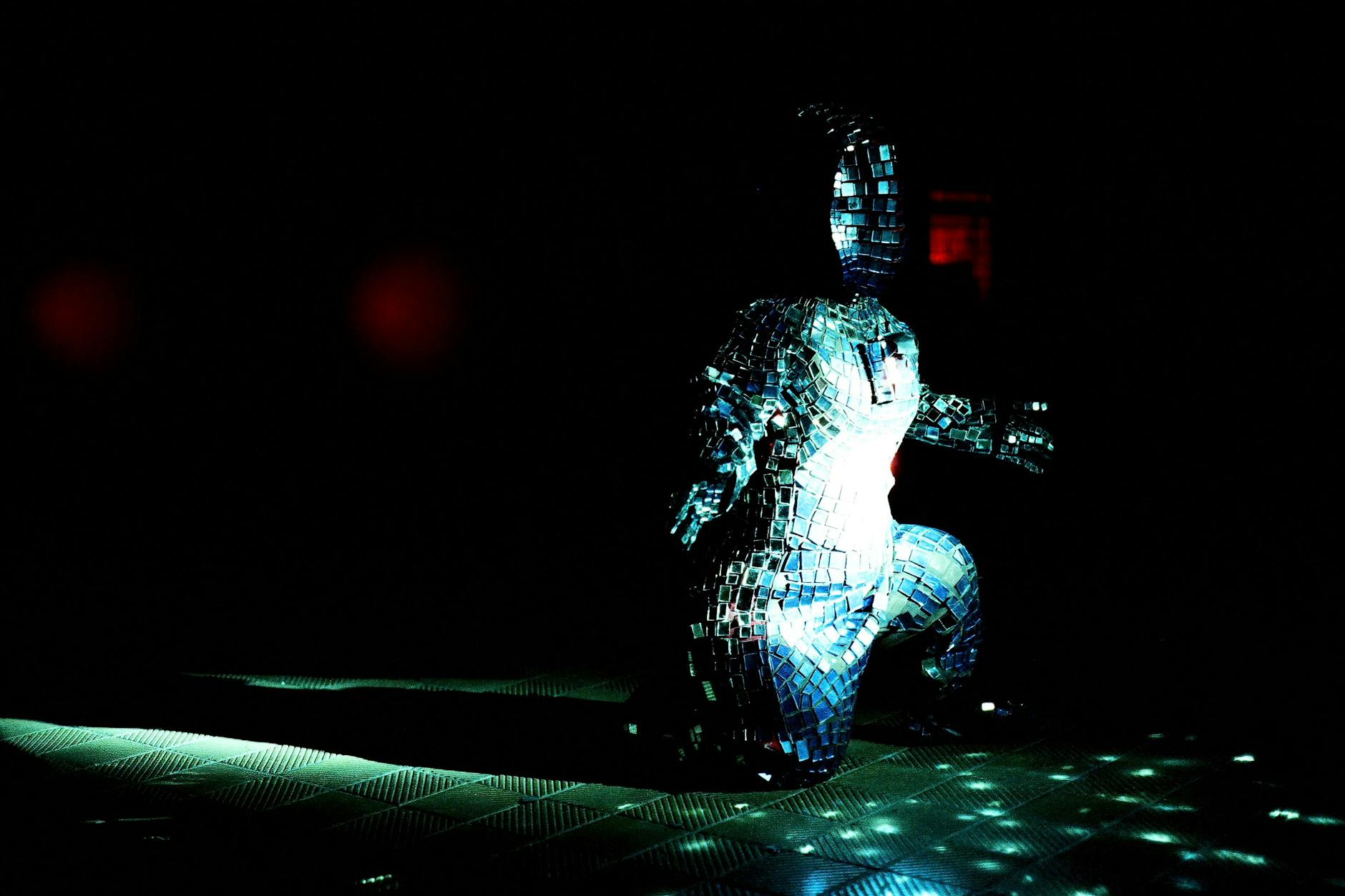 „The Third Reich“ ist eine Video- und Sound-Performance von Romeo Castellucci.