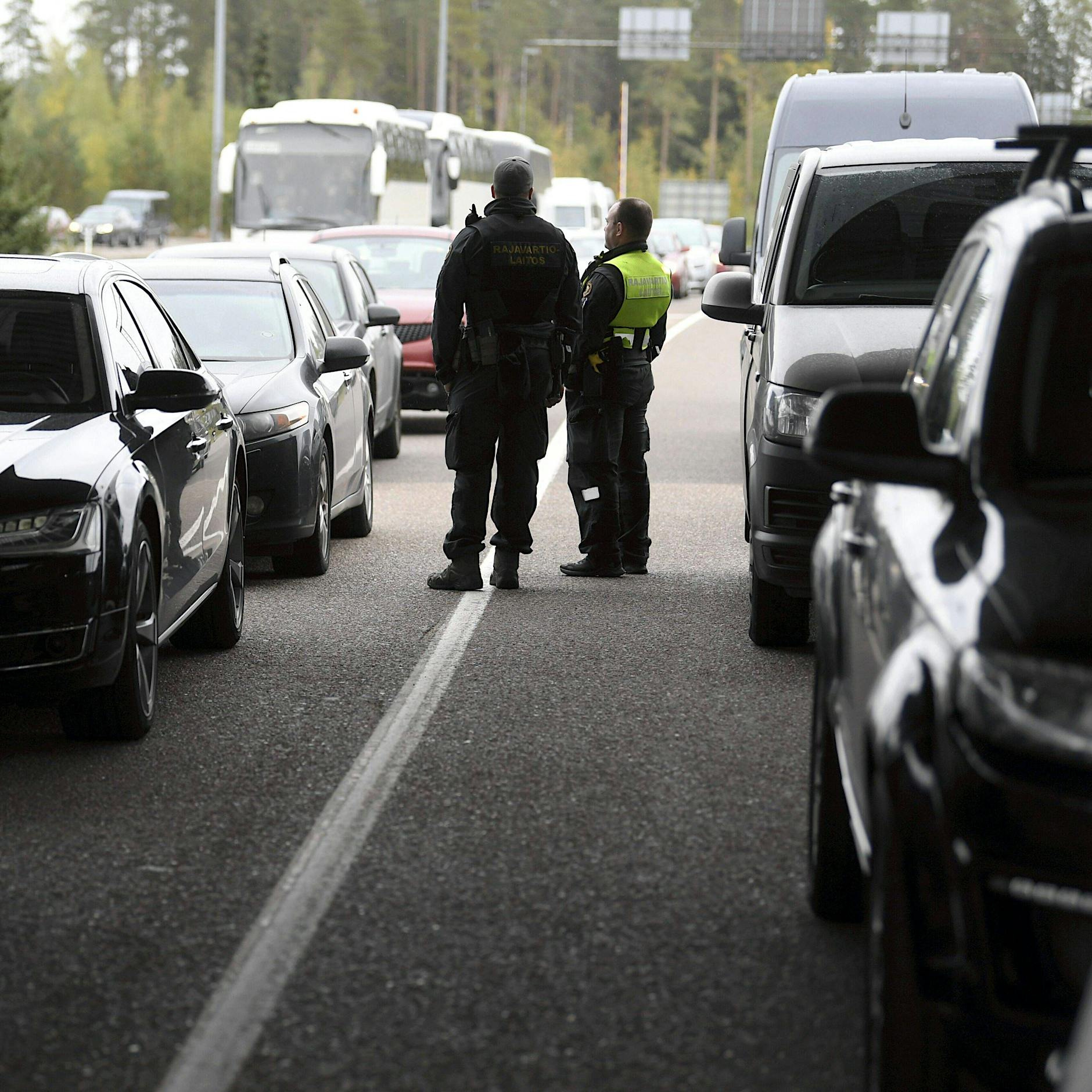 Sanktionen gegen Russland: Finnland kehrt um – Autos jetzt doch verboten