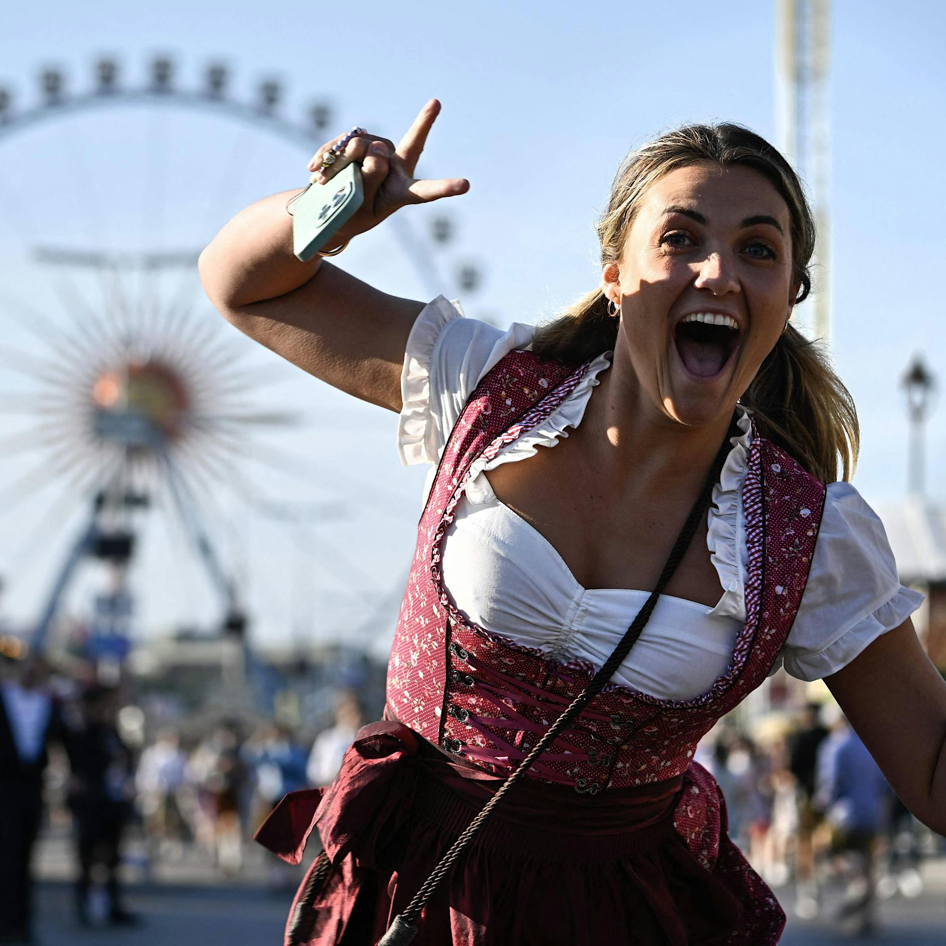 14,90 Euro für ein Bier: Das sind die irren Preise auf dem Oktoberfest!