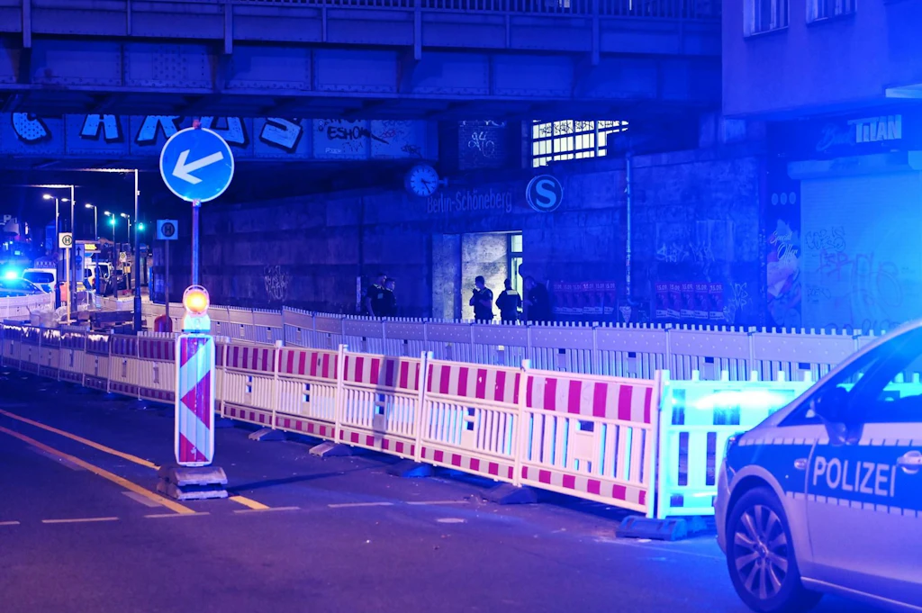 Polizei-News ++ Frau überschlägt sich mit Auto und kraxelt selbst raus