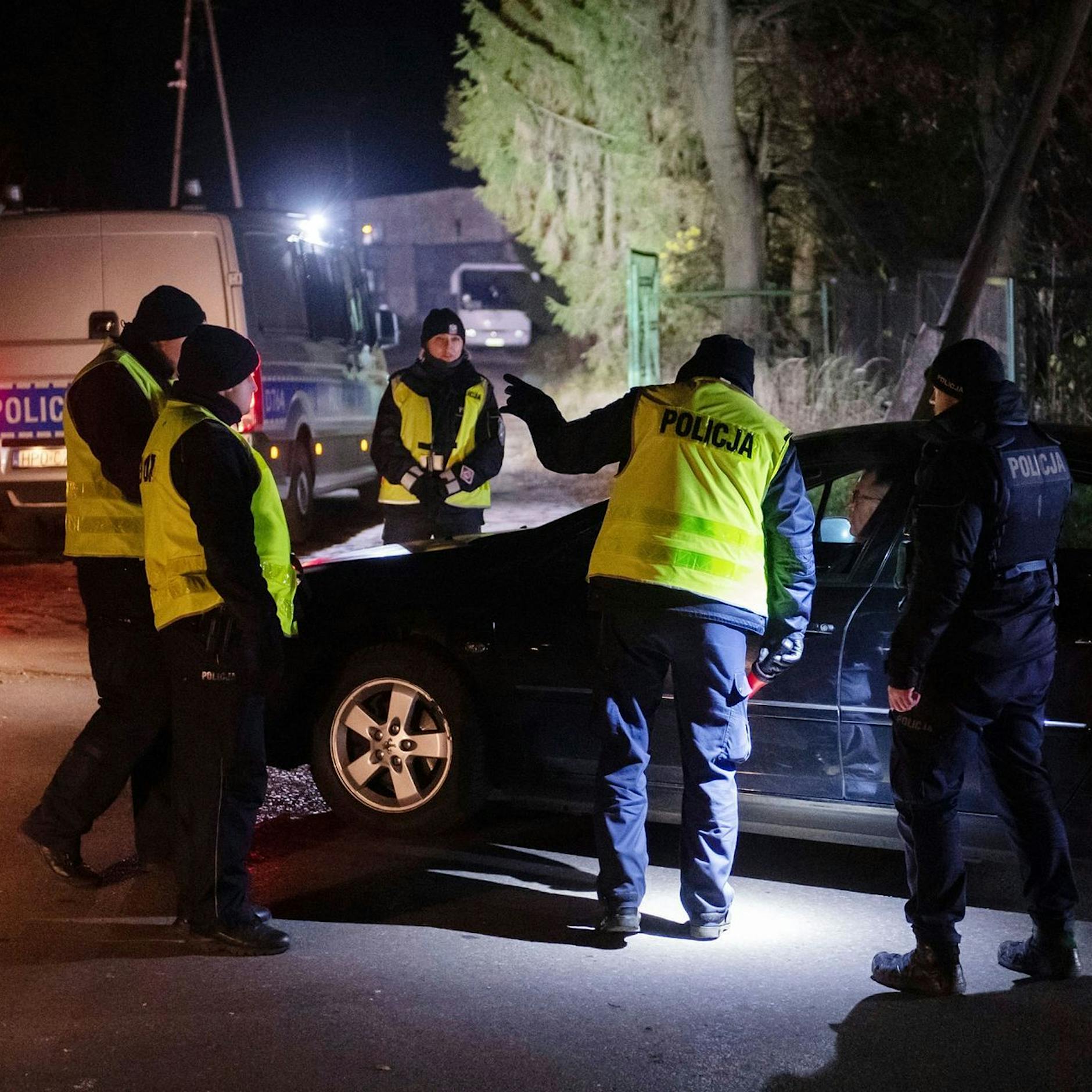 Drei Baby-Leichen im Keller gefunden +++ 20-Jährige und deren Vater festgenommen +++