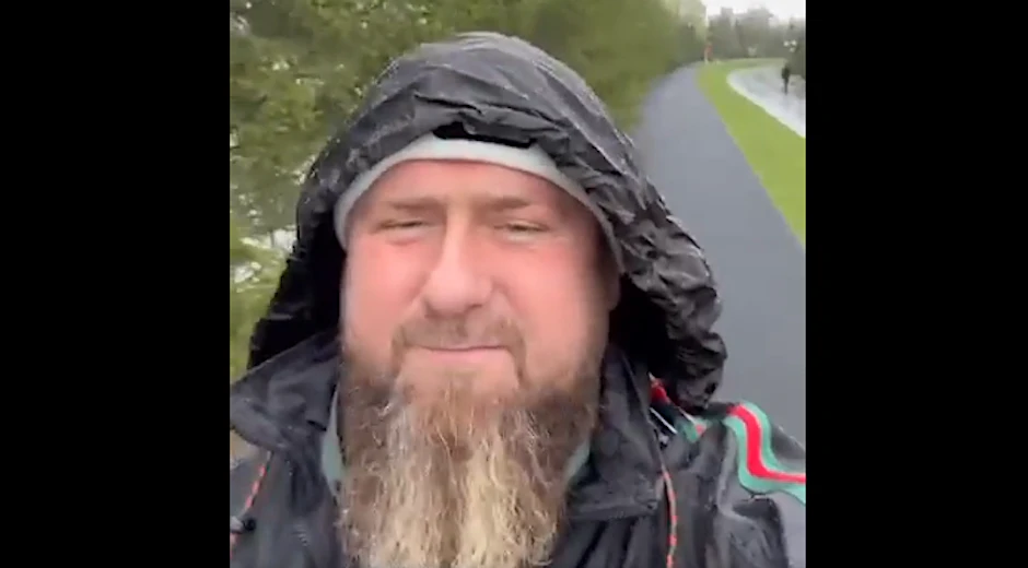 Der tschetschenische Präsident Ramsan Kadyrow auf dem am Sonntag veröffentlichten Video