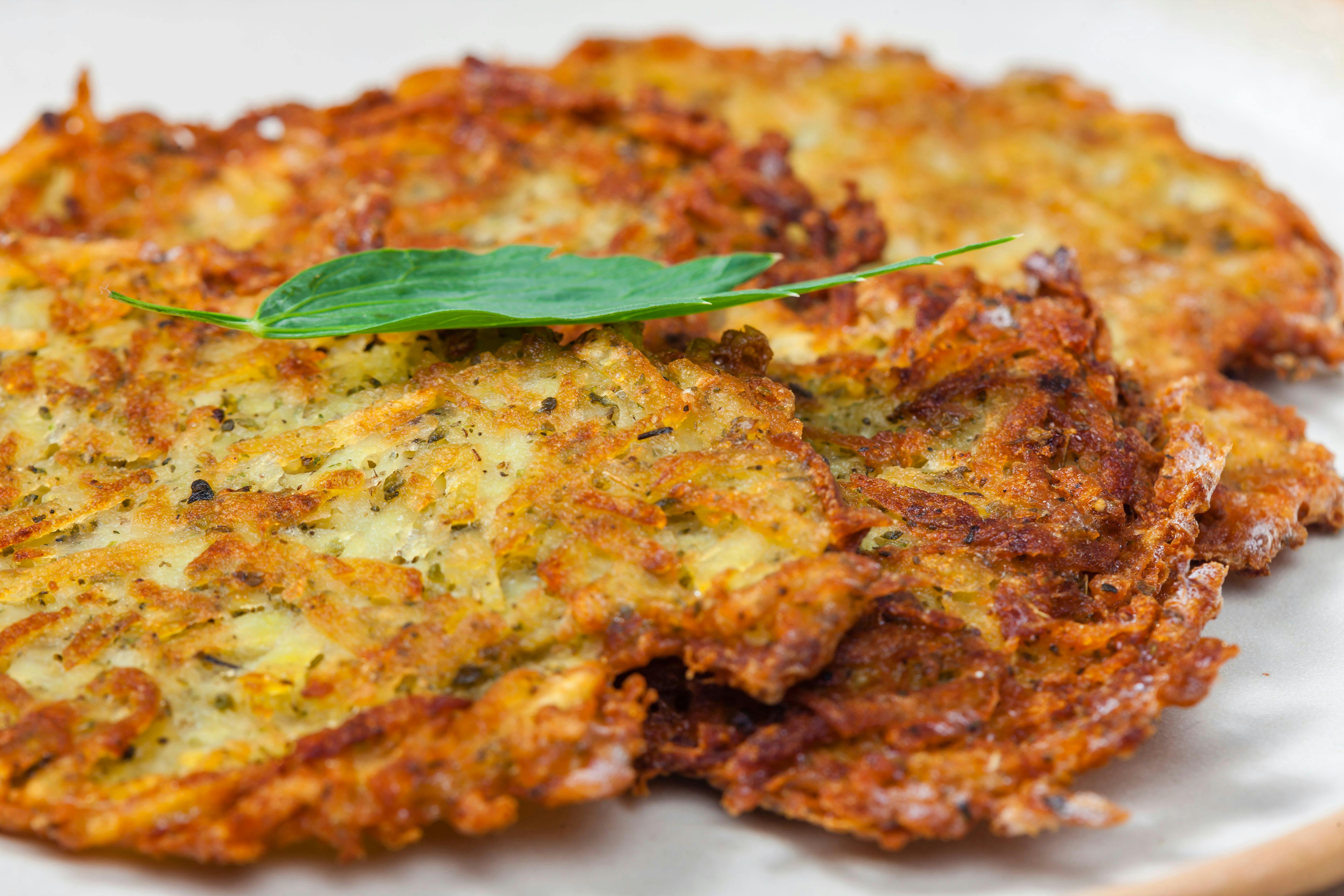 Kennen Sie Bramboraky? Das geniale Rezept für herzhafte tschechische ... Kennen Sie Bramboraky? Das geniale Rezept für herzhafte tschechische ...