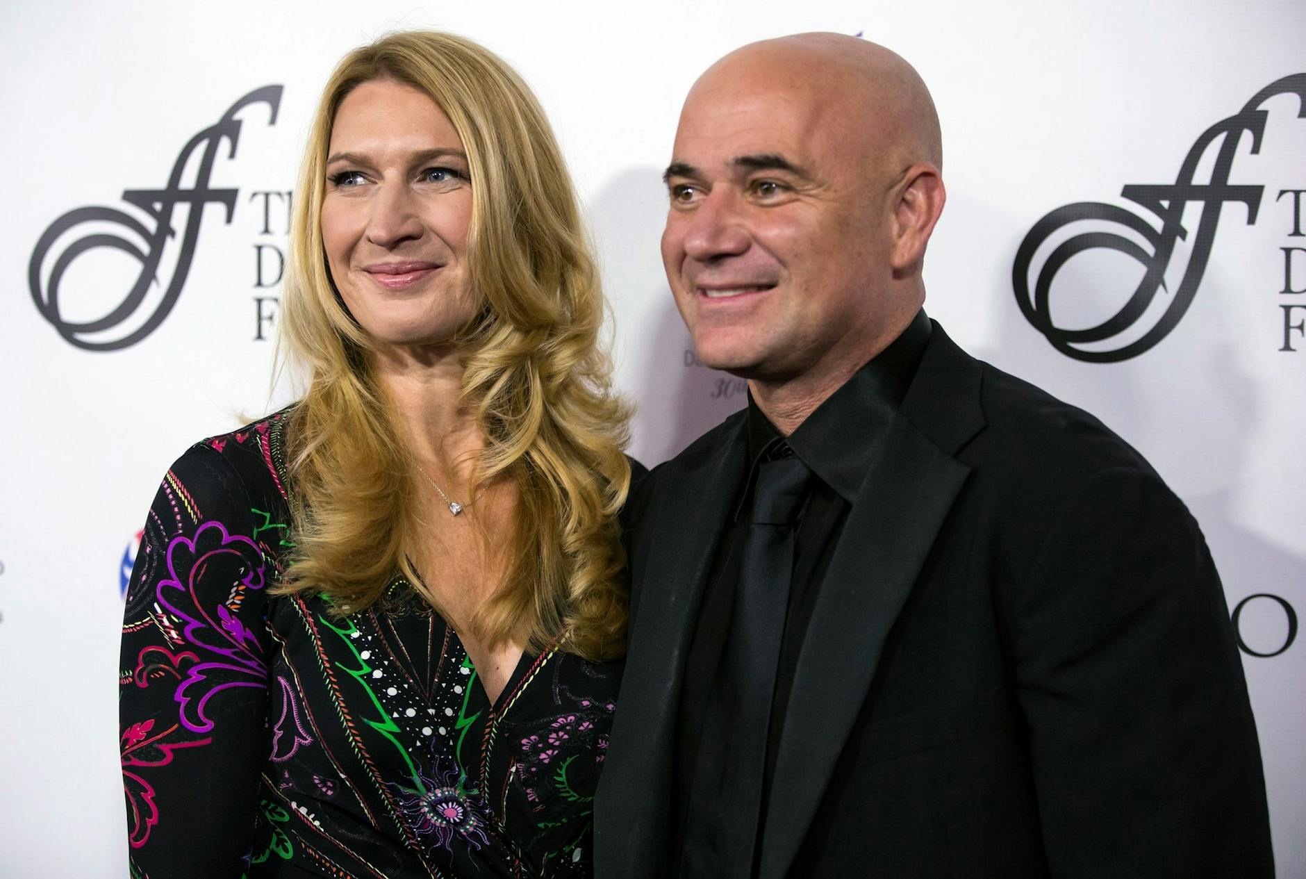 ARCHIV - Die ehemaligen Tennisprofis Steffi Graf und ihr US-amerikanischer Ehemann Andre Agassi haben sich offenbar gesucht und gefunden. P/dpa