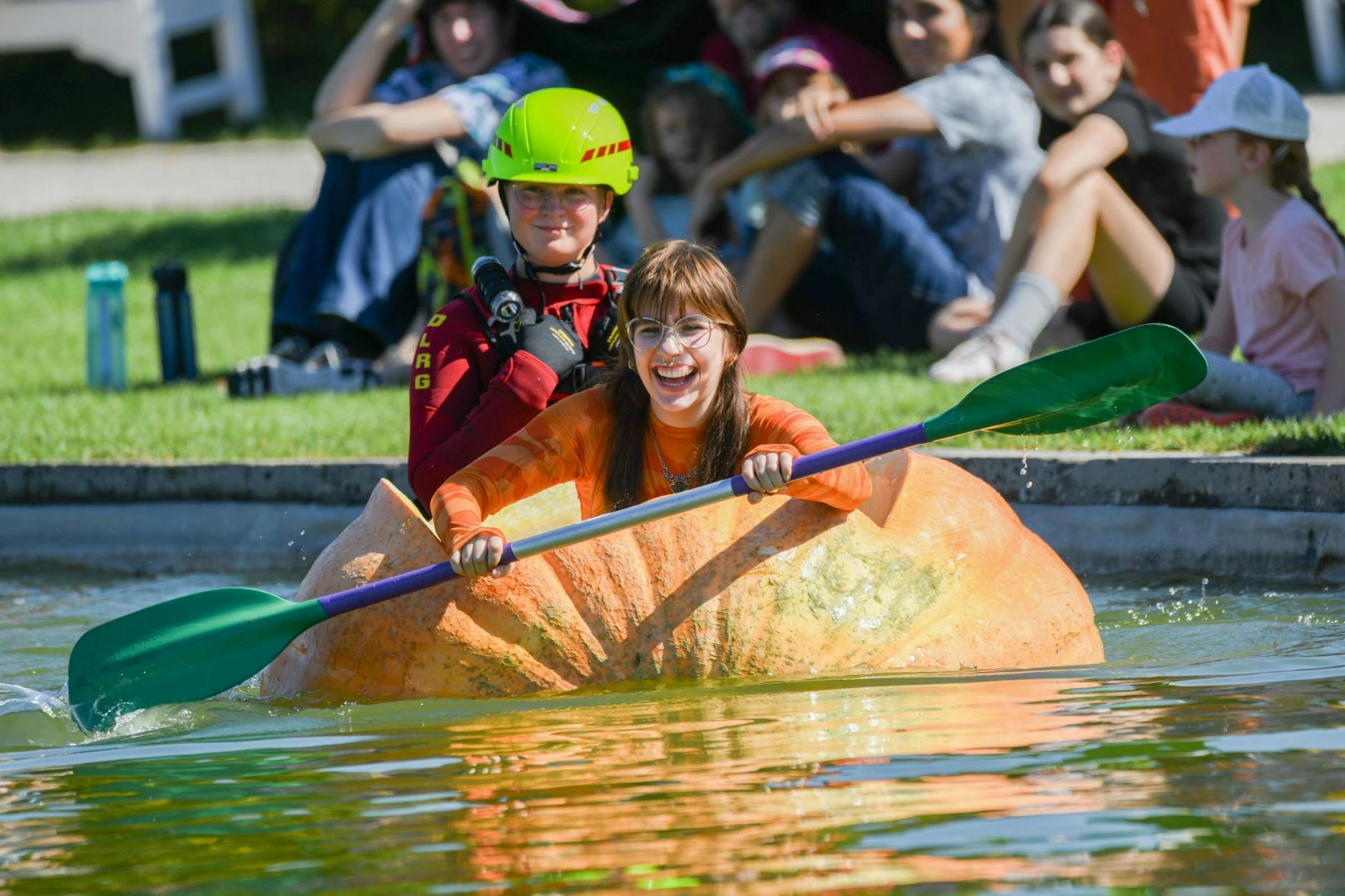 Leinen los im großen, runden, orangenen Gefährt: Bereits zum 18. Mal gibt es in Ludwigsburg eine Kürbis-Regatta.