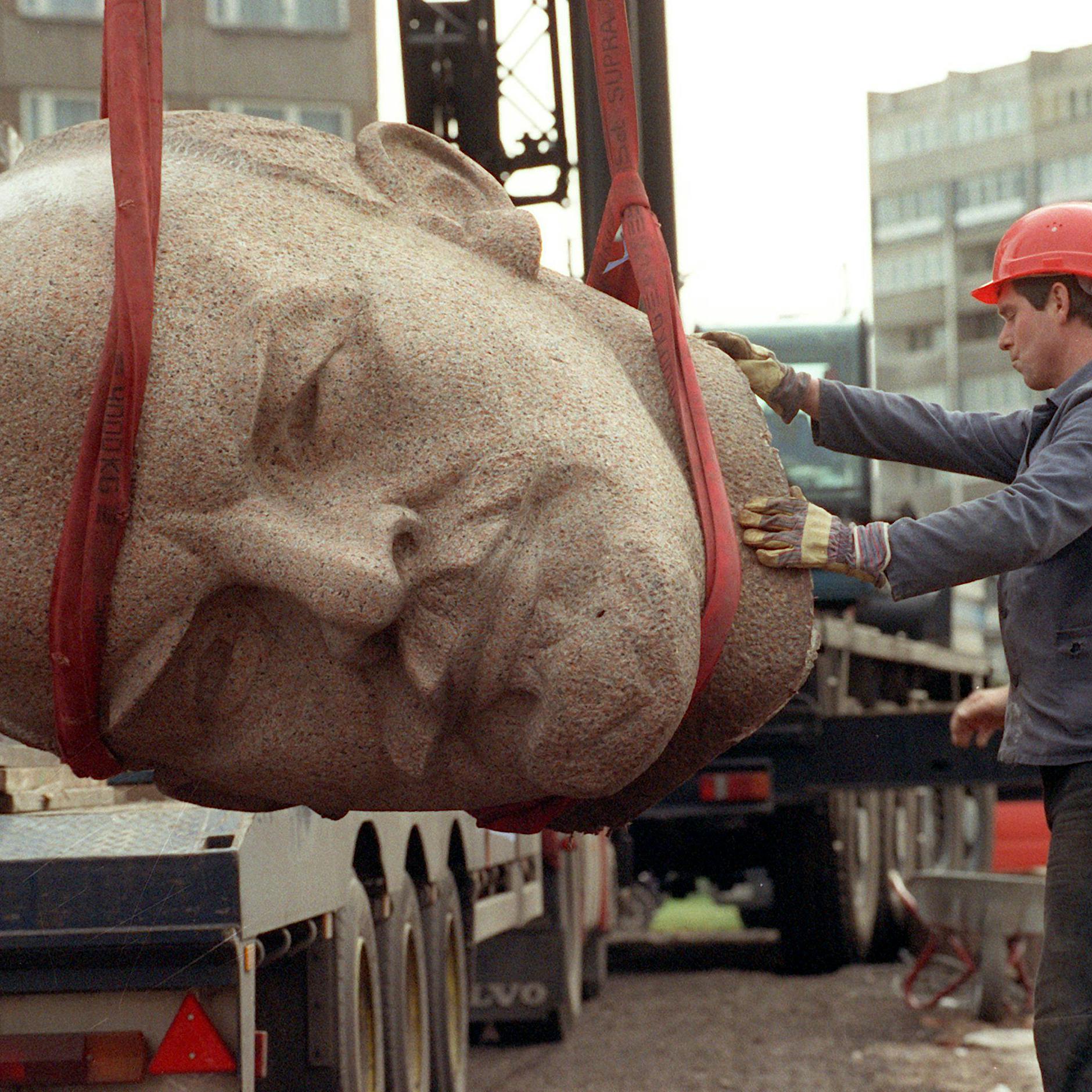 Berlin: Diese 60 Objekte fangen den historischen Geist der Stadt ein – neues Buch von Maritta Tkalec