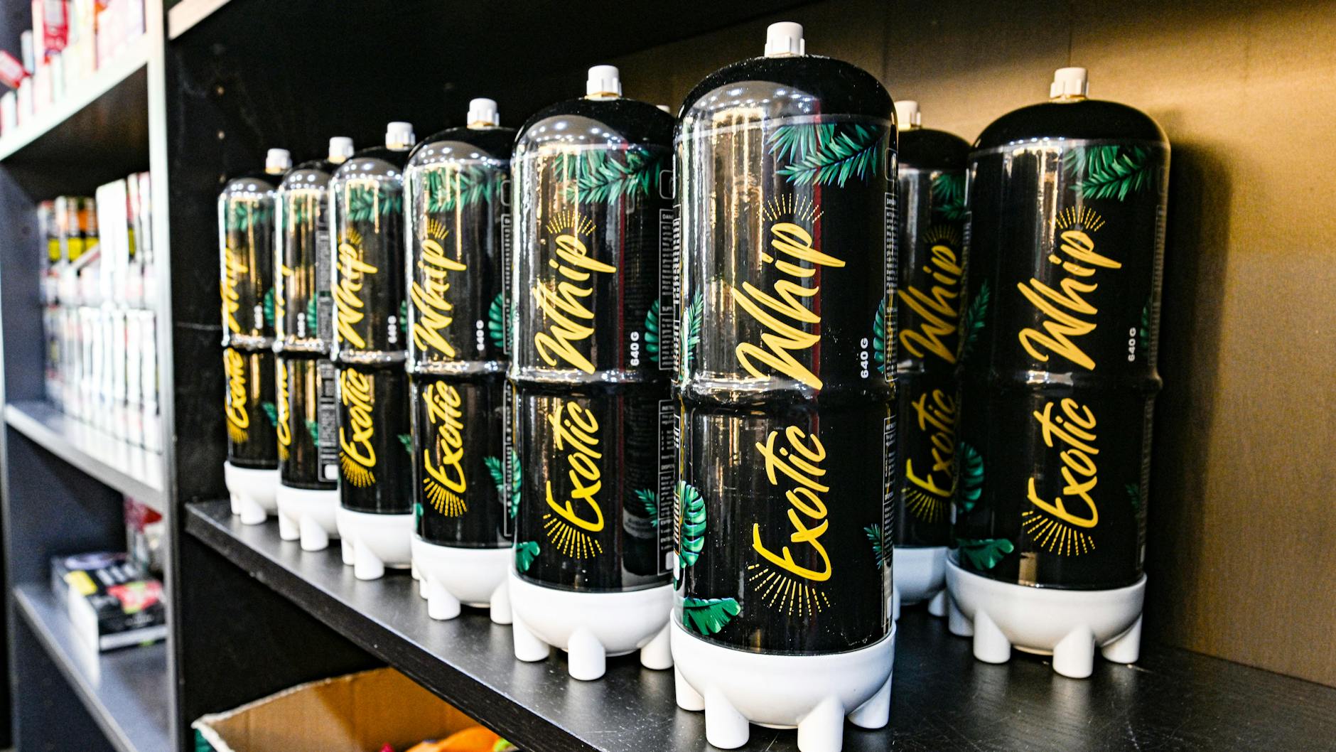 Lachgas wird in manchen Berliner Spätis als Partyspaß verkauft.