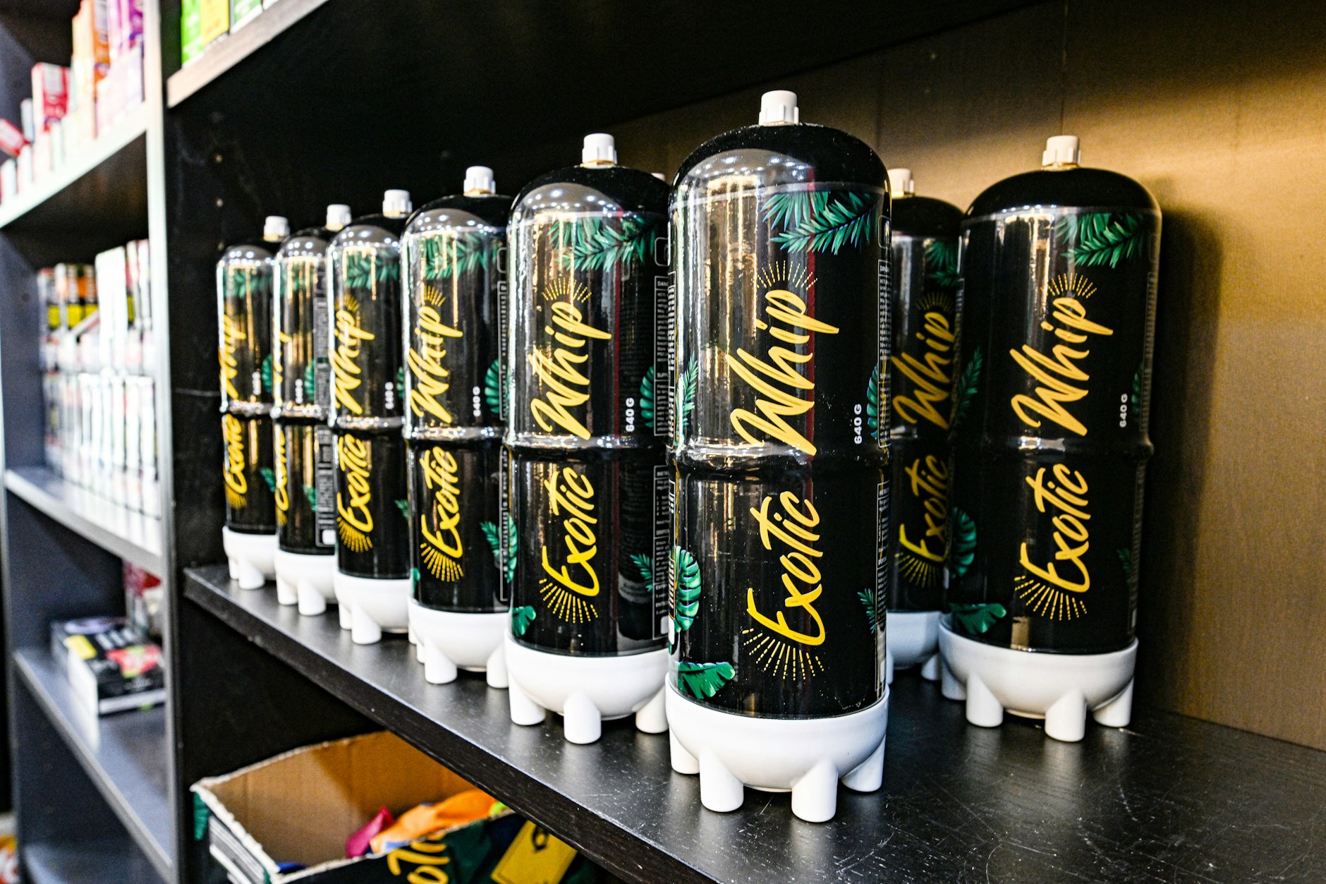 Lachgas wird in manchen Berliner Spätis als Partyspaß verkauft.