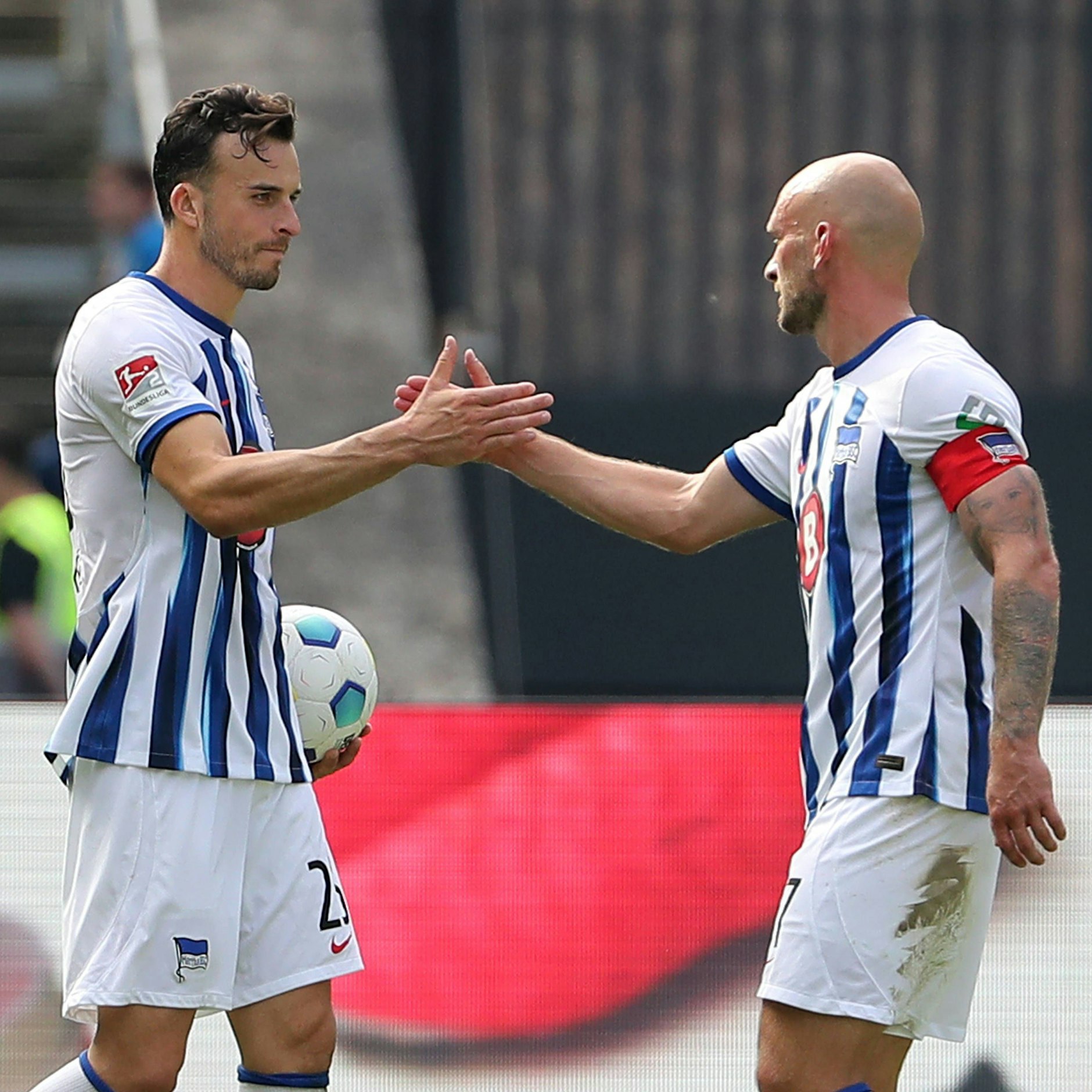 Der Kapitän und der Vollstrecker! Toni Leistner (r.) und Stürmer Haris „Fluppe“ Tabakovic.