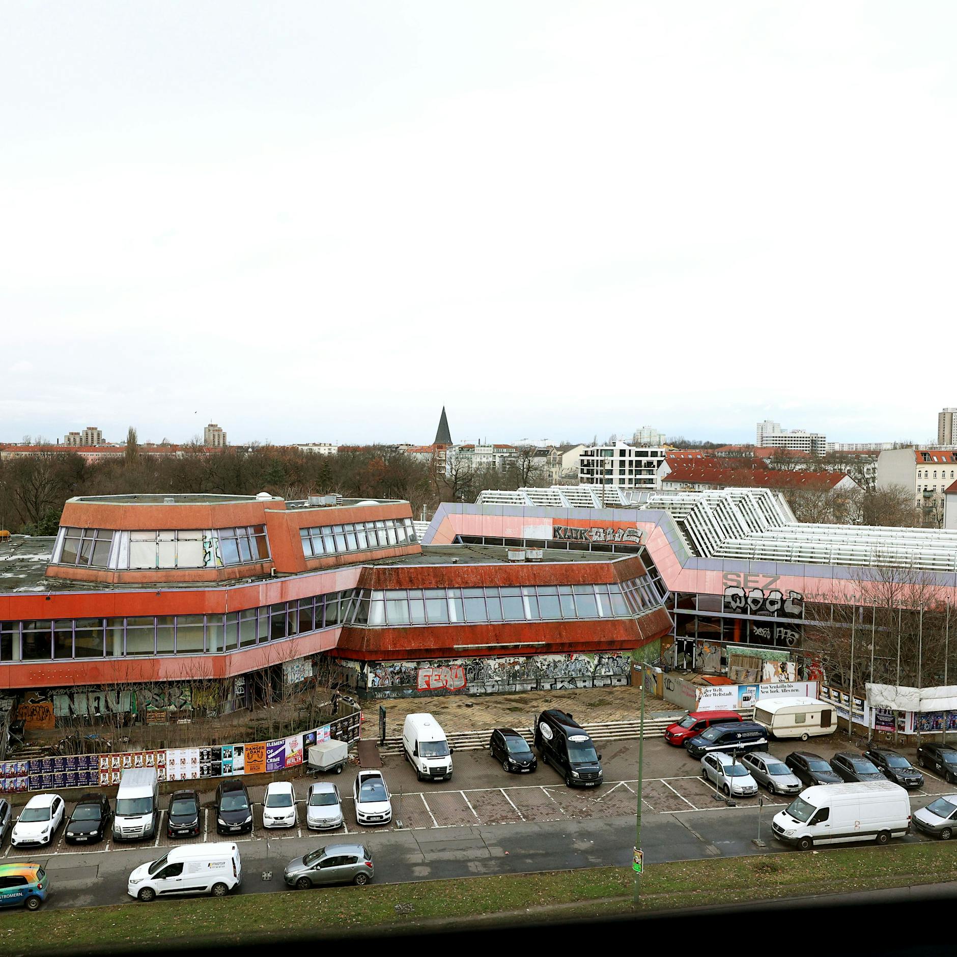 SEZ sagt „Nein“! Klima-Kleber wurden aus ihrem Hauptquartier geworfen