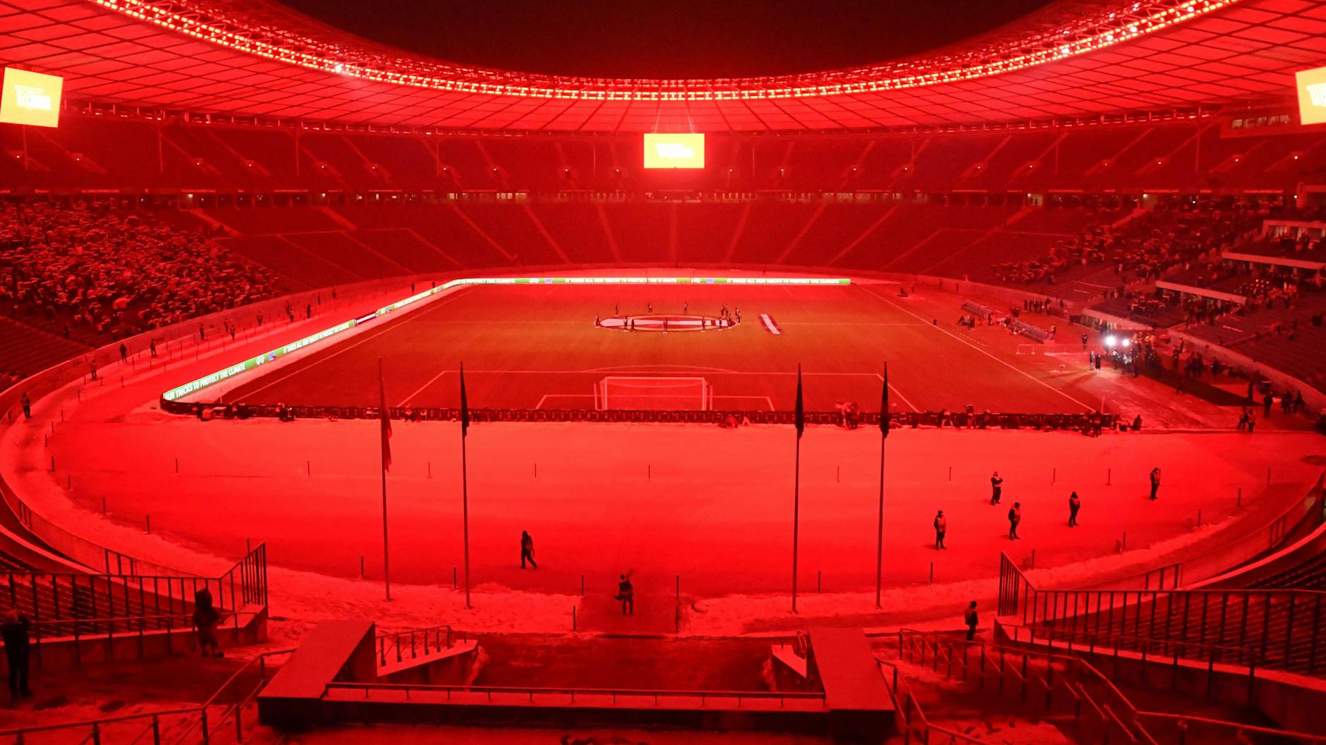 Wenn Union kommt, erstrahlt das Olympiastadion in Rot. Auch wenn das kein echter Ersatz für die Alte Försterei ist, immerhin können mehr Eisern-Fans live dabei sein.