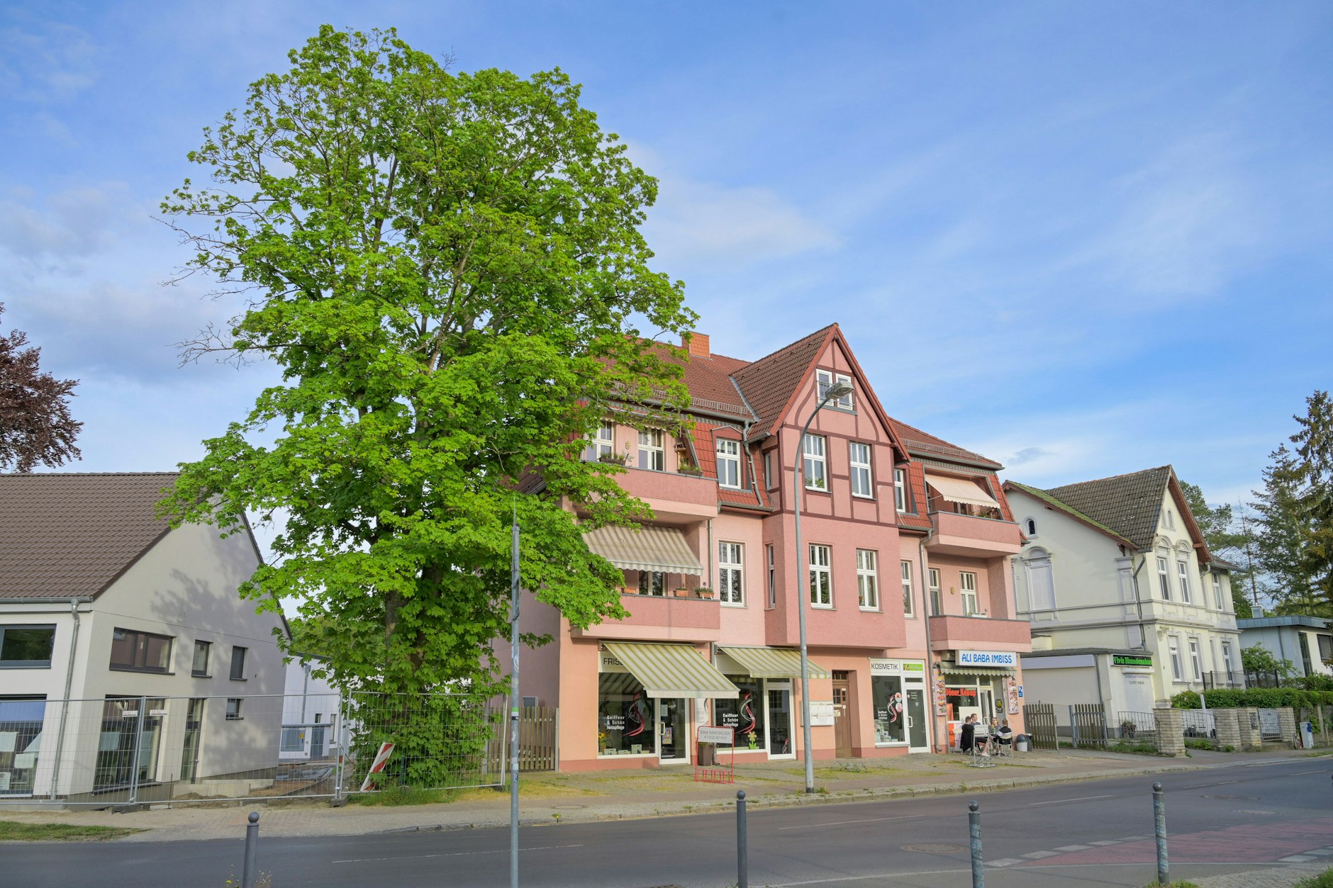Beliebter Wohnort am Rande Berlins: Falkensee, hier im Bild mit der Rudolf-Breitscheid-Straße im Ortszentrum