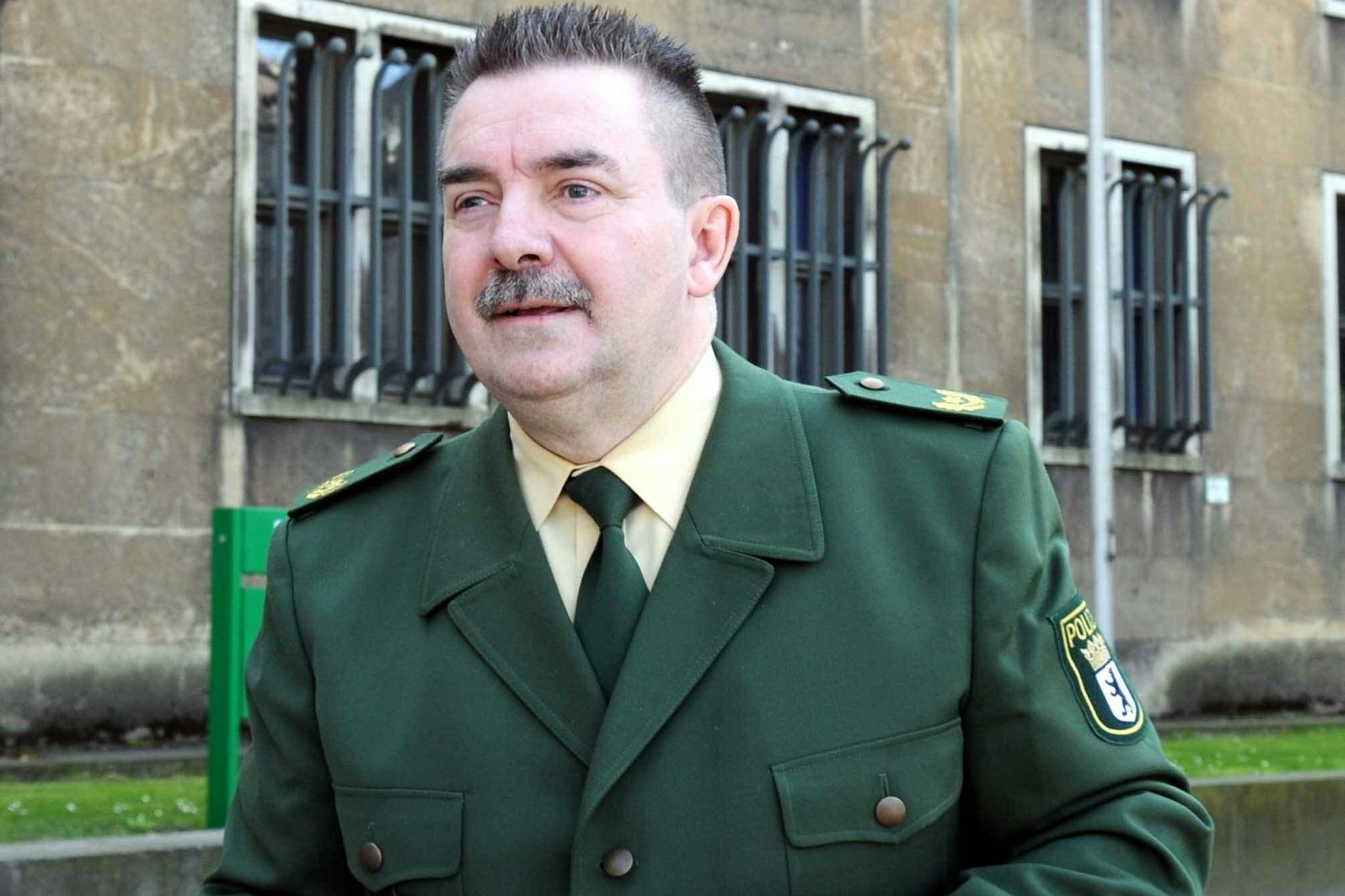 Ein Bild aus dem Jahr 2008 zeigt Michael Knape als damaligen Polizeidirektor. 