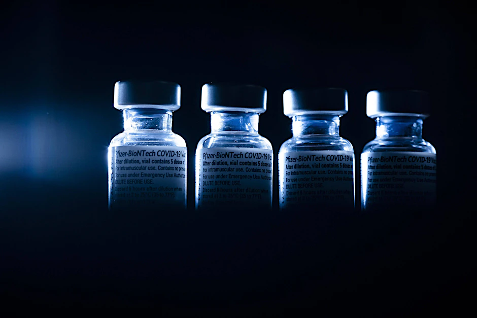 Ampullen des Corona-Impfstoffs von Biontech/Pfizer