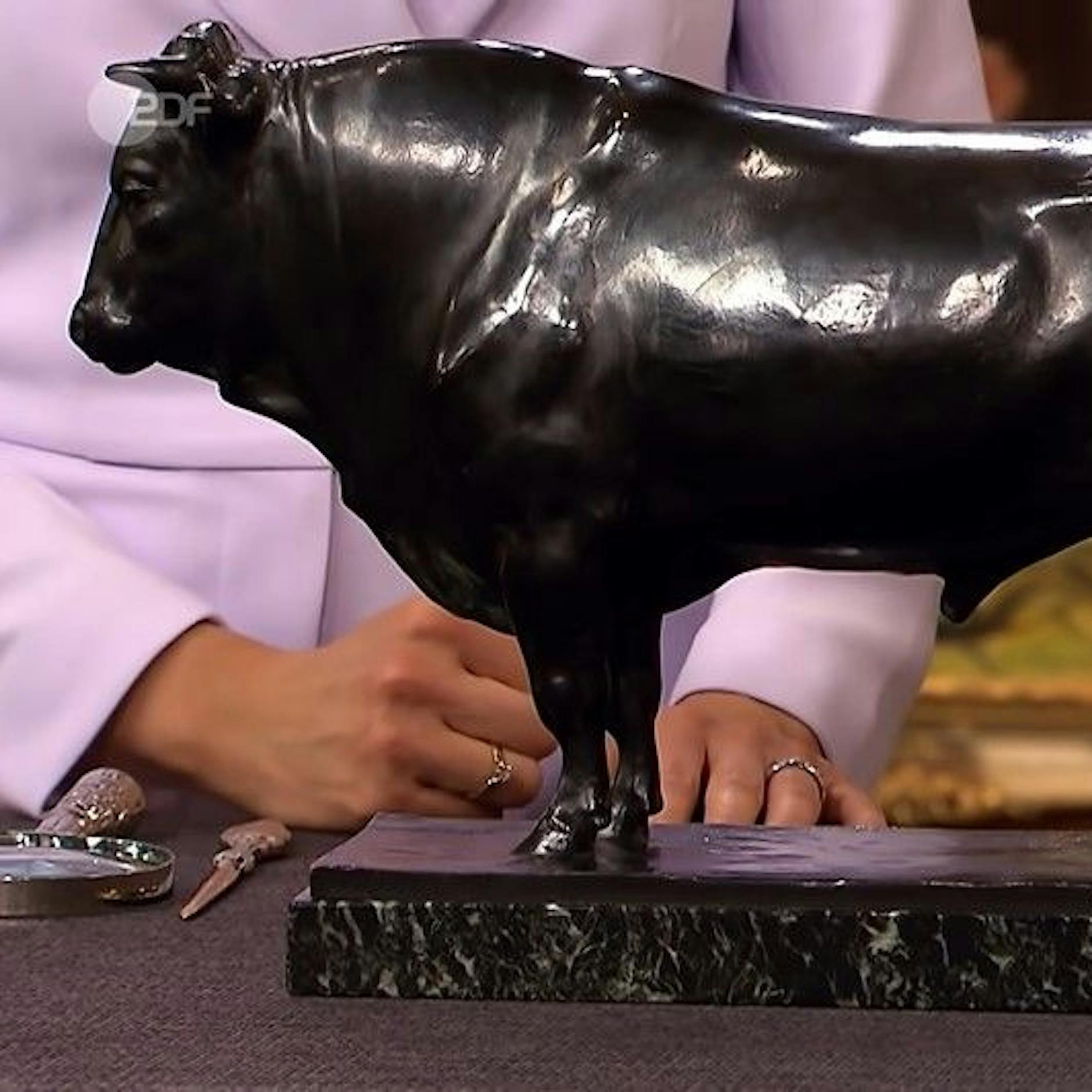 Irrer Spruch bei „Bares für Rares“ drängt Händler zu Höchstgeboten