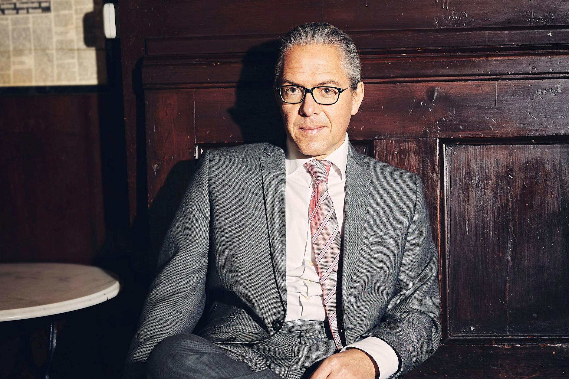 Der Schriftsteller Steffen Kopetzky widmet sich erneut einem historischen Stoff, in dem sich Parallelen zur Gegenwart erkennen lassen.