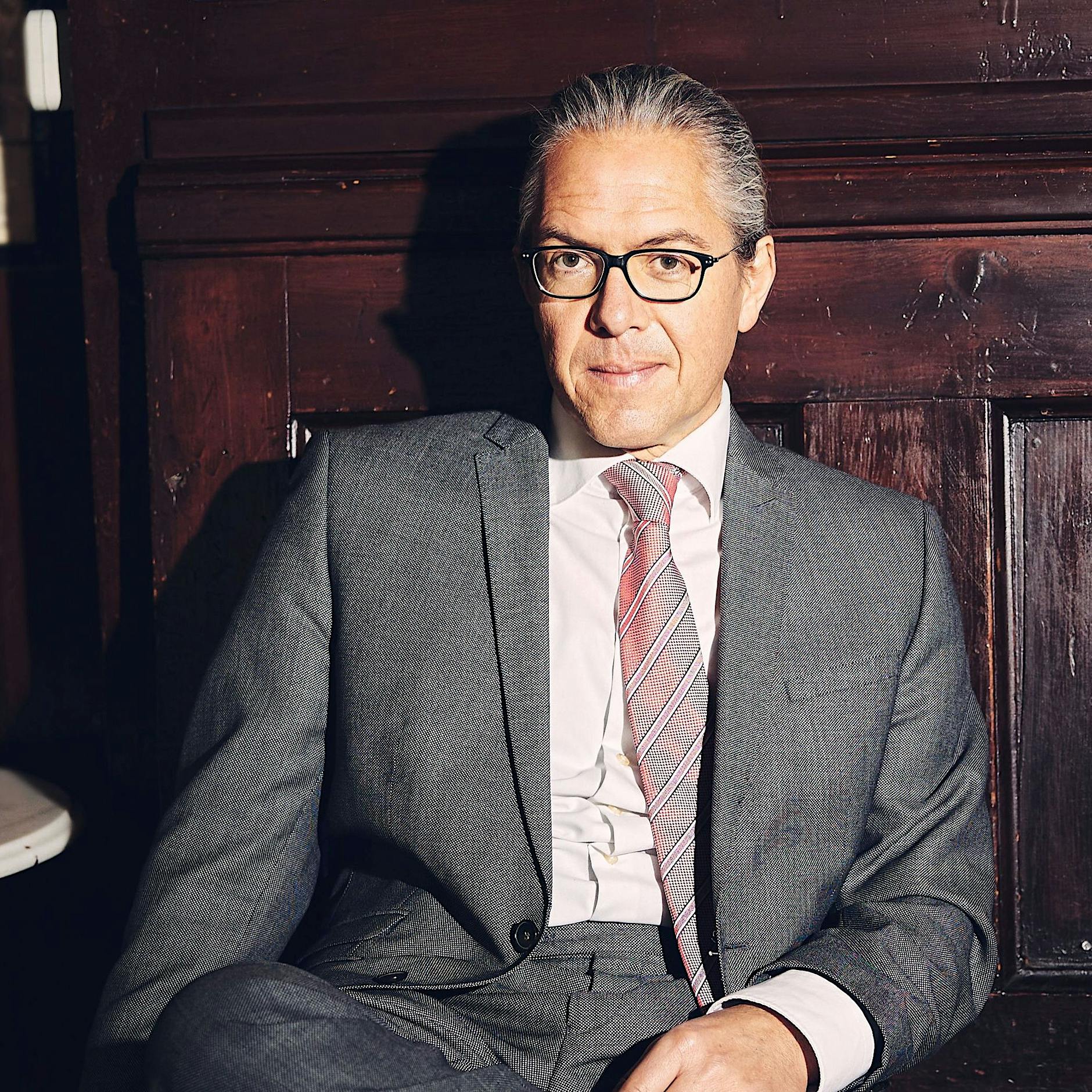 „Atom“ von Steffen Kopetzky: Auf der Jagd nach der Nazi-Bombe