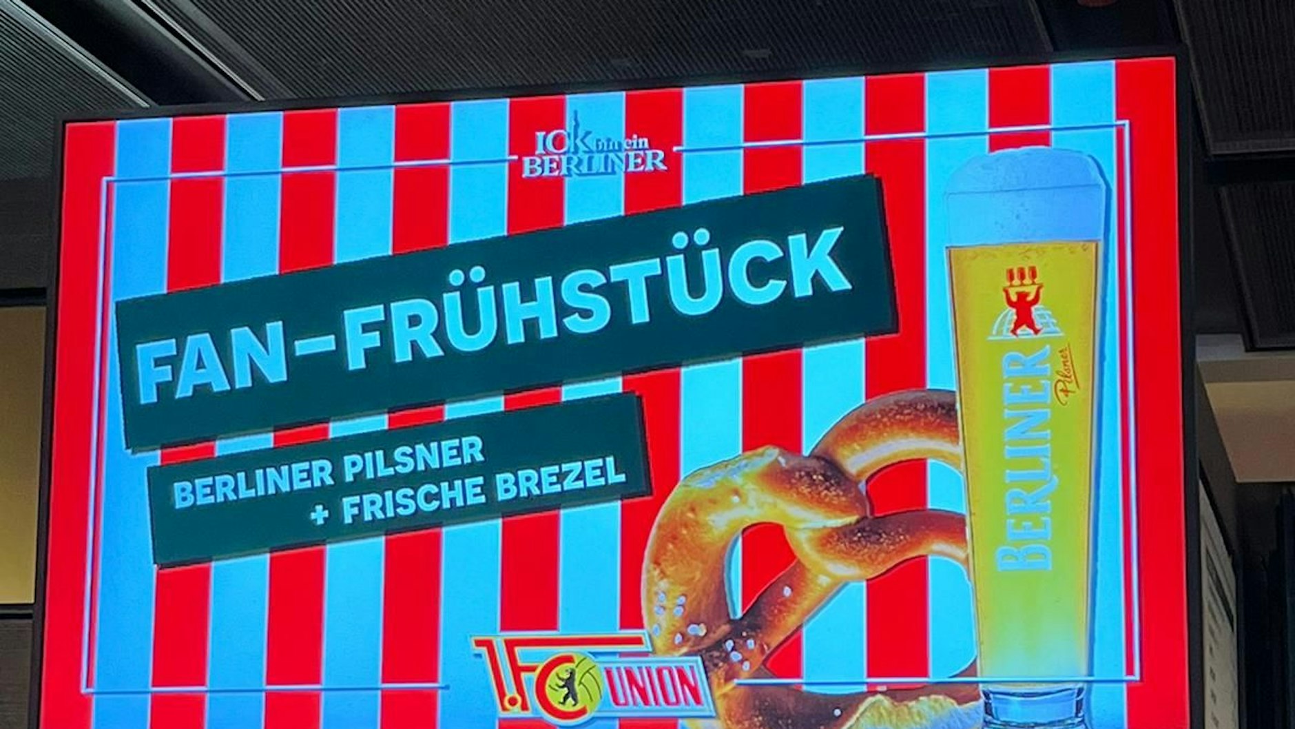 Am BER wartet auf die Unioner ein Fan-Frühstück mit Berliner Pilsner.