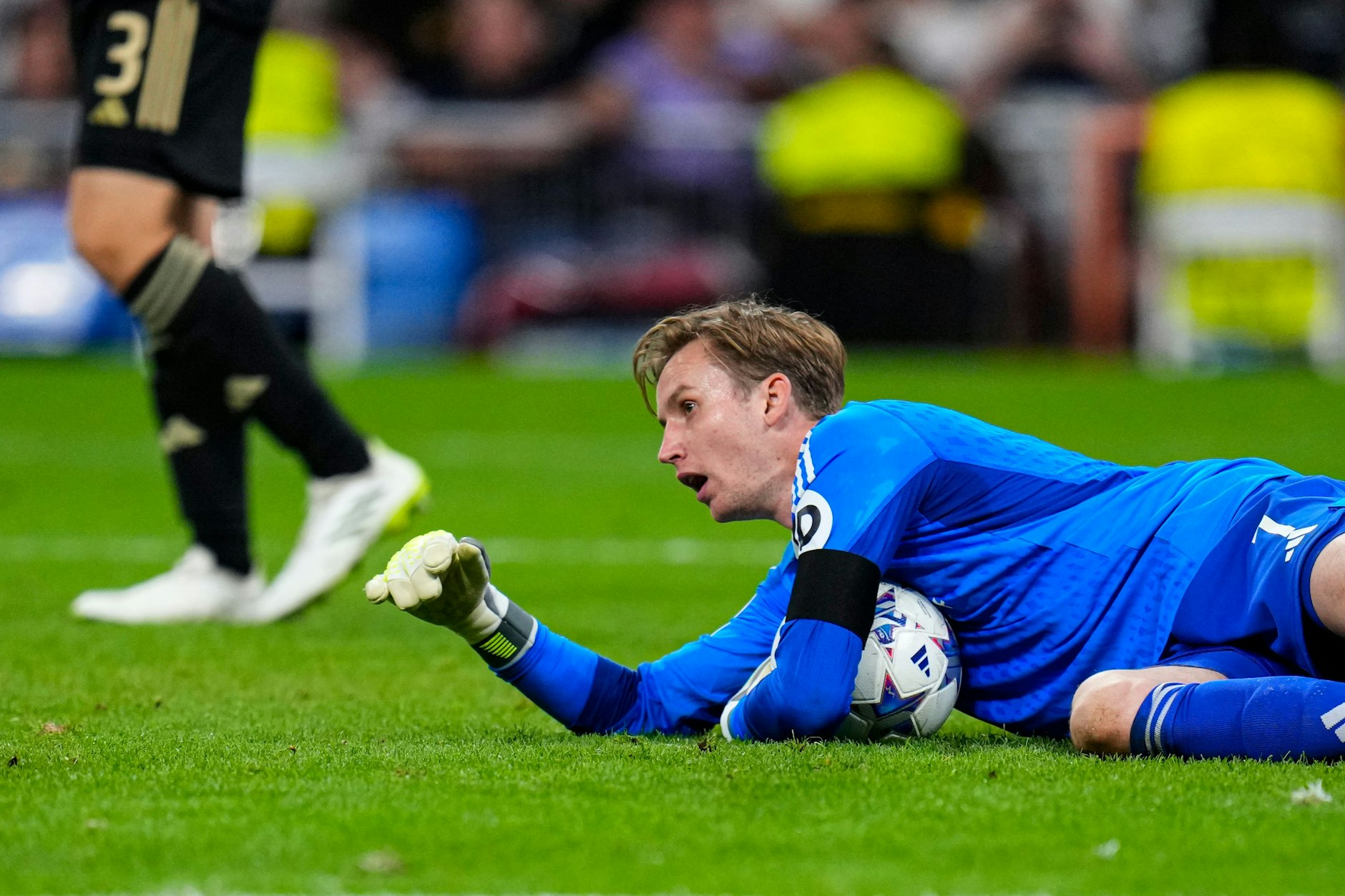 Viel beschäftigt: Unions Torhüter Frederik Ronnow in Aktion.