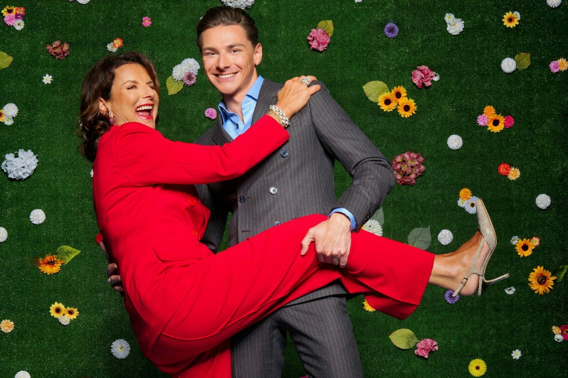 TV-Fummelei mit Claudia Obert: DAS hält Max’ Mutter von der Beziehung TV-Fummelei mit Claudia Obert: DAS hält Max’ Mutter von der Beziehung