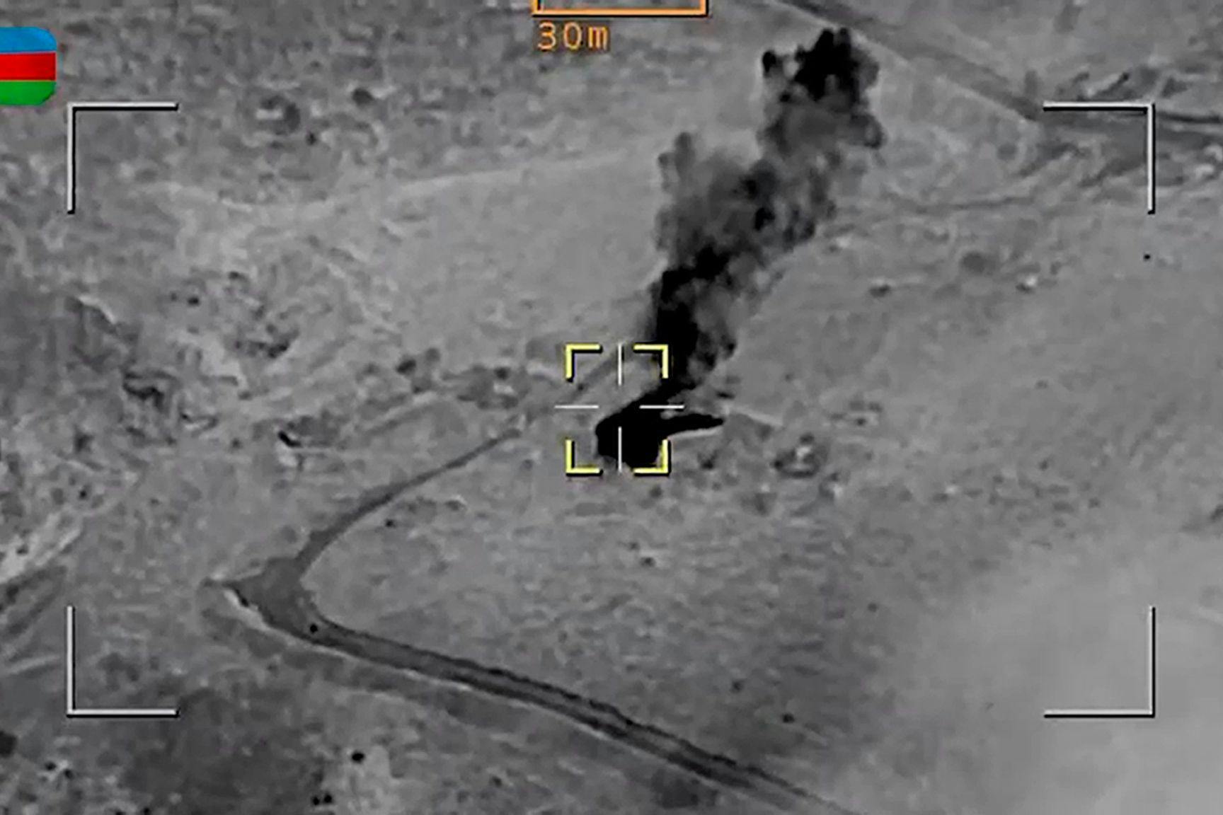 Videostandbild des aserbaidschanischen Verteidigungsministeriums. Hier sollen armenische Streitkräfte angegriffen worden sein. 