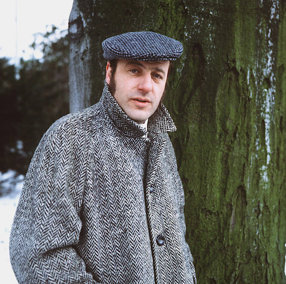Der deutsche Sänger, Schauspieler und Schriftsteller Manfred Krug im Frühling 1978 in einem Park in Hamburg, ein halbes Jahr nach seiner Ausreise in den Westen.