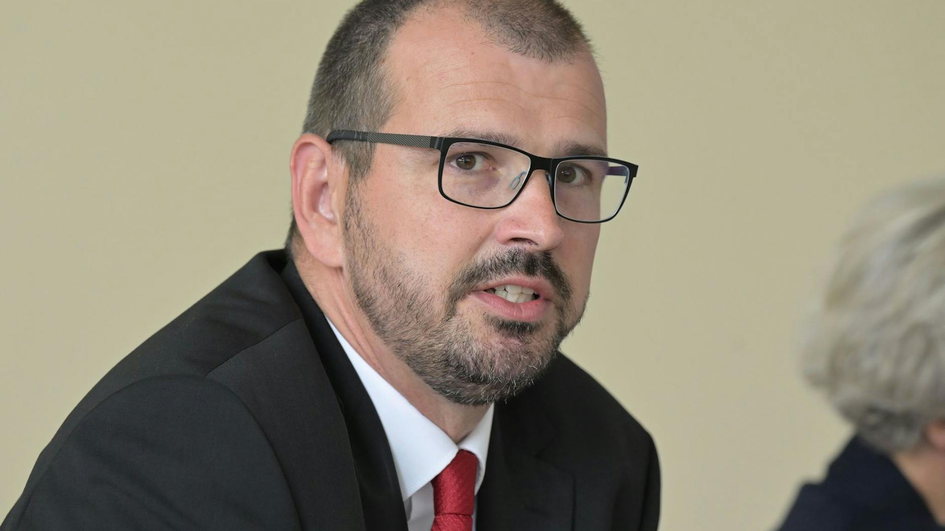 Steffen Freiberg (SPD), Bildungsminister in Brandenburg: Sein Ministerium ließ die angehende Lehrerin jetzt freistellen. 