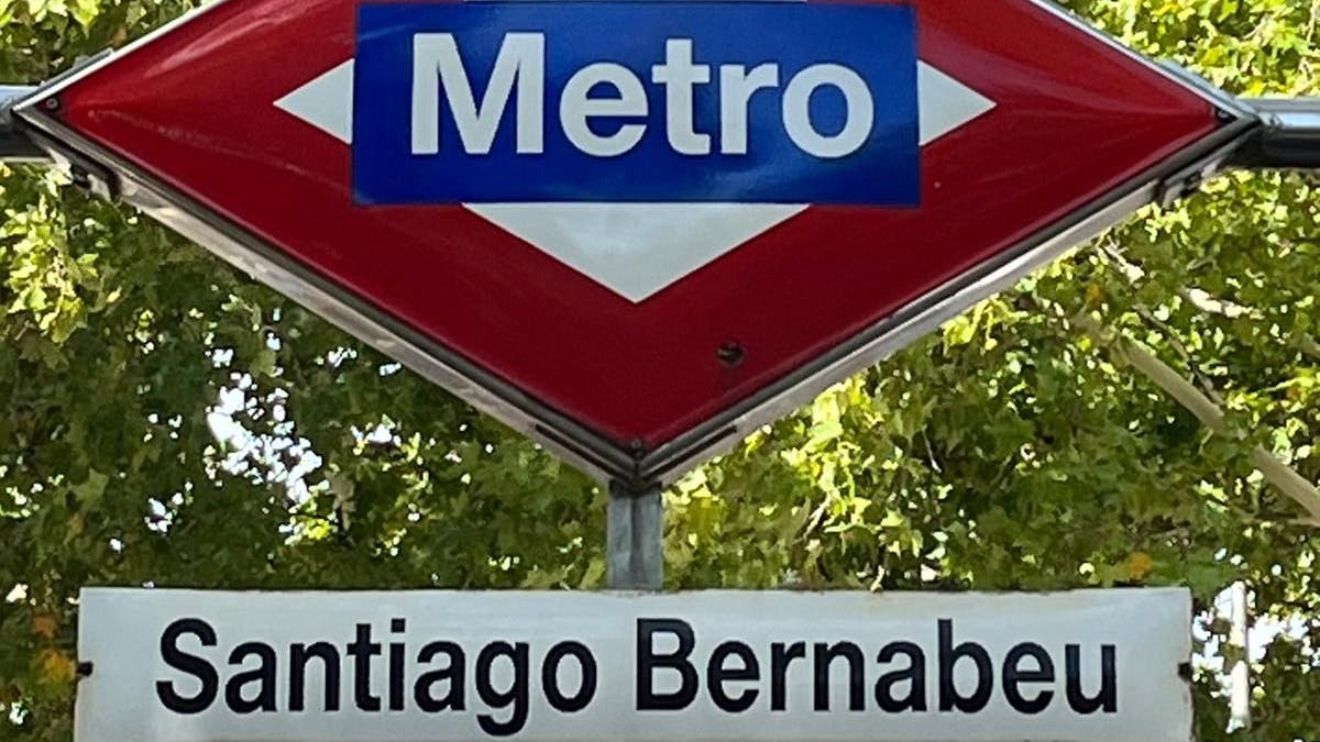 „Angekommen am Stadion“, schreibt Mitja aufgeregt zu diesem Foto.