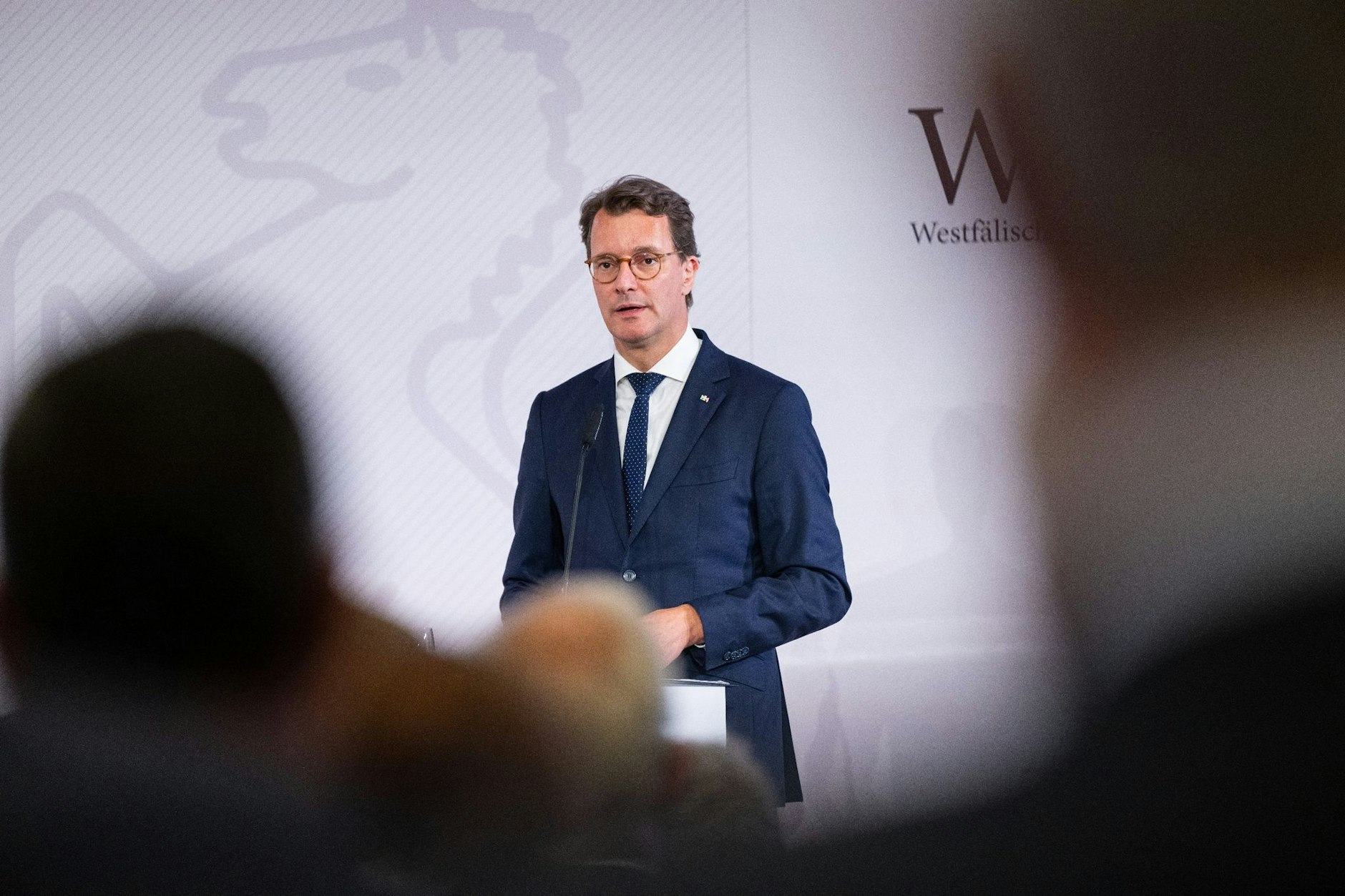 Hendrik Wüst (CDU), Ministerpräsident von NRW, spricht bei einer Veranstaltung.