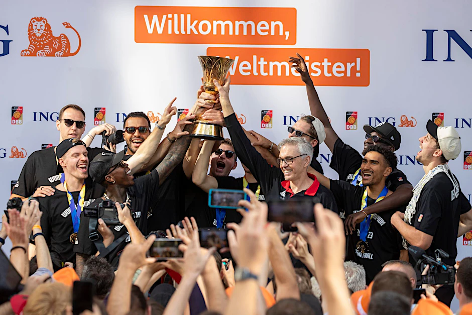 Die Basketball-Weltmeister beim Empfang in Frankfurt/Main.  