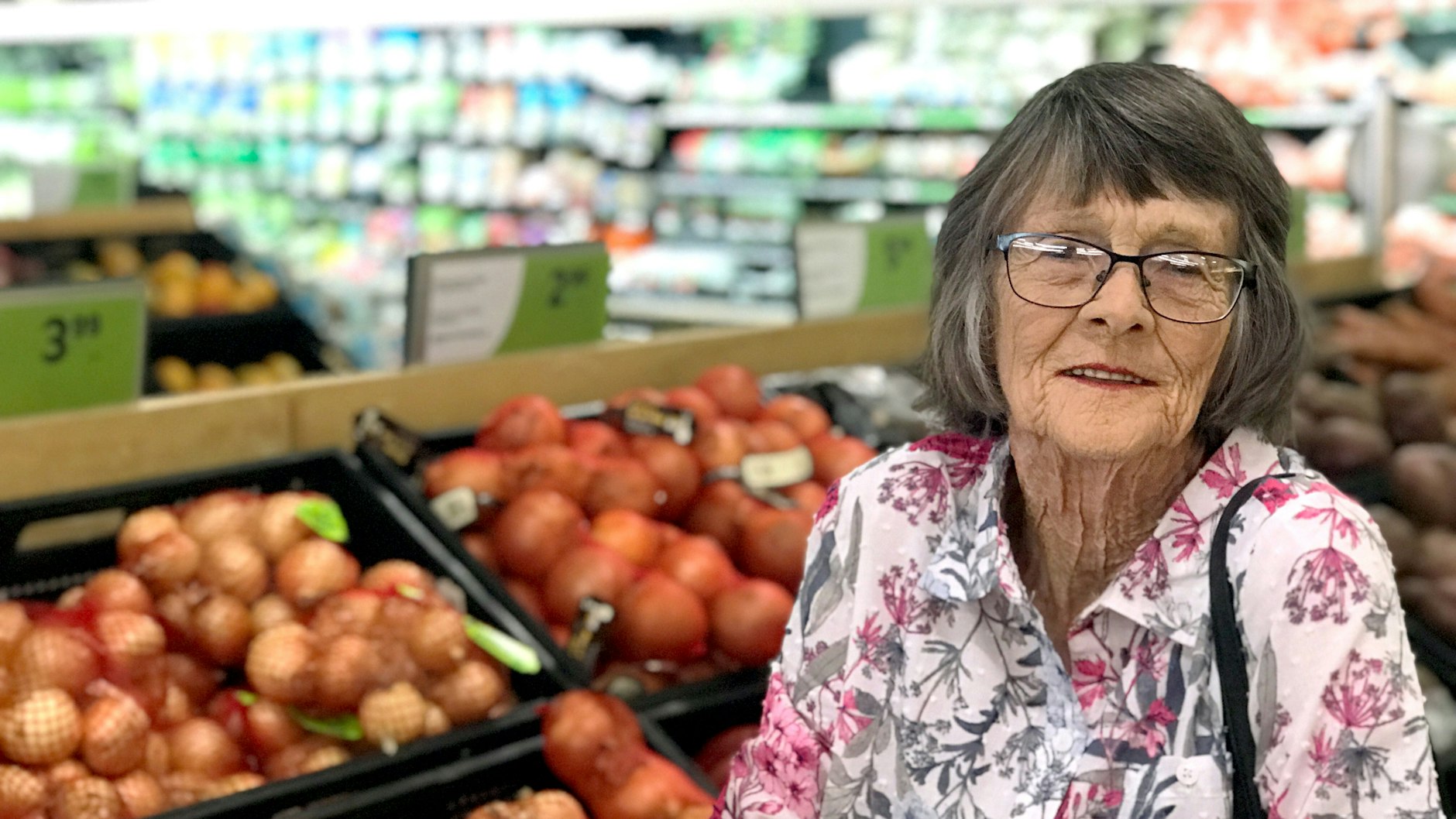 Ein Kundin geht während der „Stillen Stunde“ durch einen Supermarkt in Neuseeland.