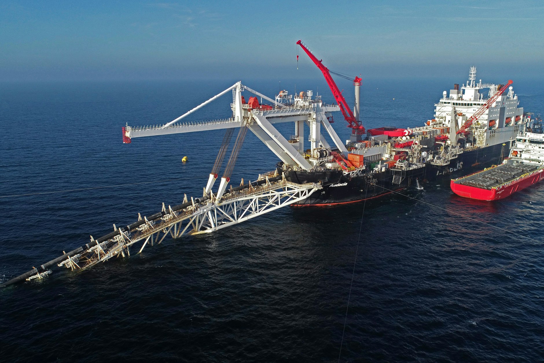 Listopad 2018: V Baltském moři je položen plynovod Nord Stream 2.