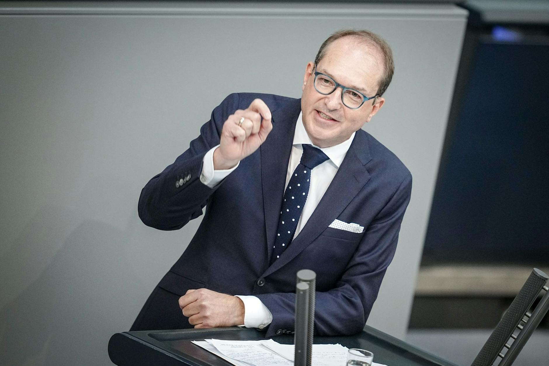 CSU-Landesgruppenchef Alexander Dobrindt fordert die Ampel-Koalition in Sachen Migrations-Begrenzung zu gemeinsamen Beschlüssen auf.