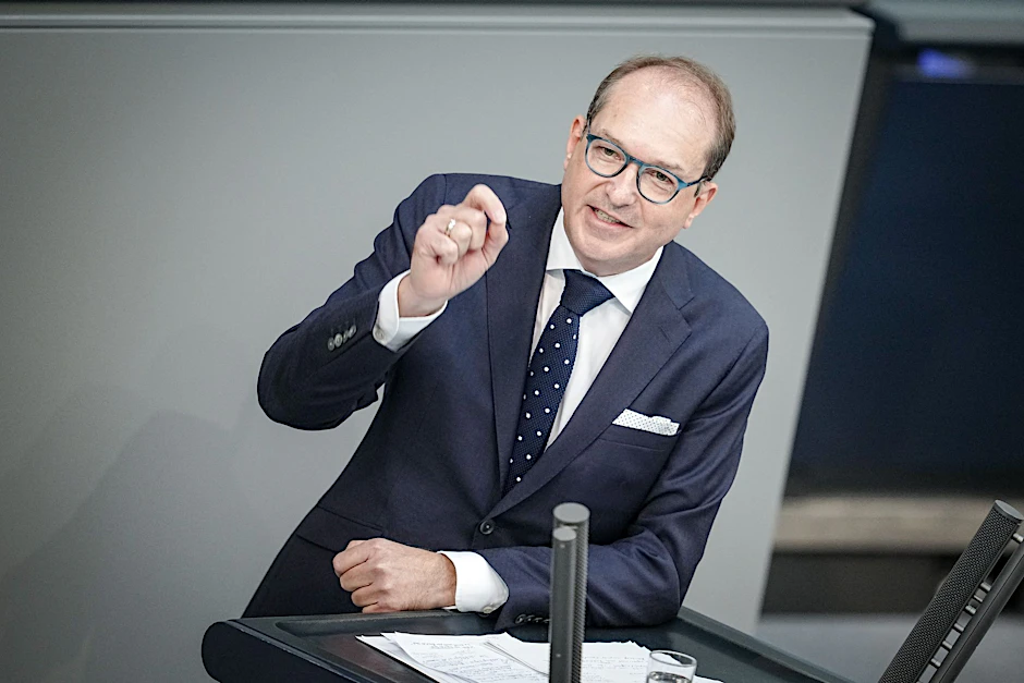 CSU-Landesgruppenchef Alexander Dobrindt fordert die Ampel-Koalition in Sachen Migrations-Begrenzung zu gemeinsamen Beschlüssen auf.  