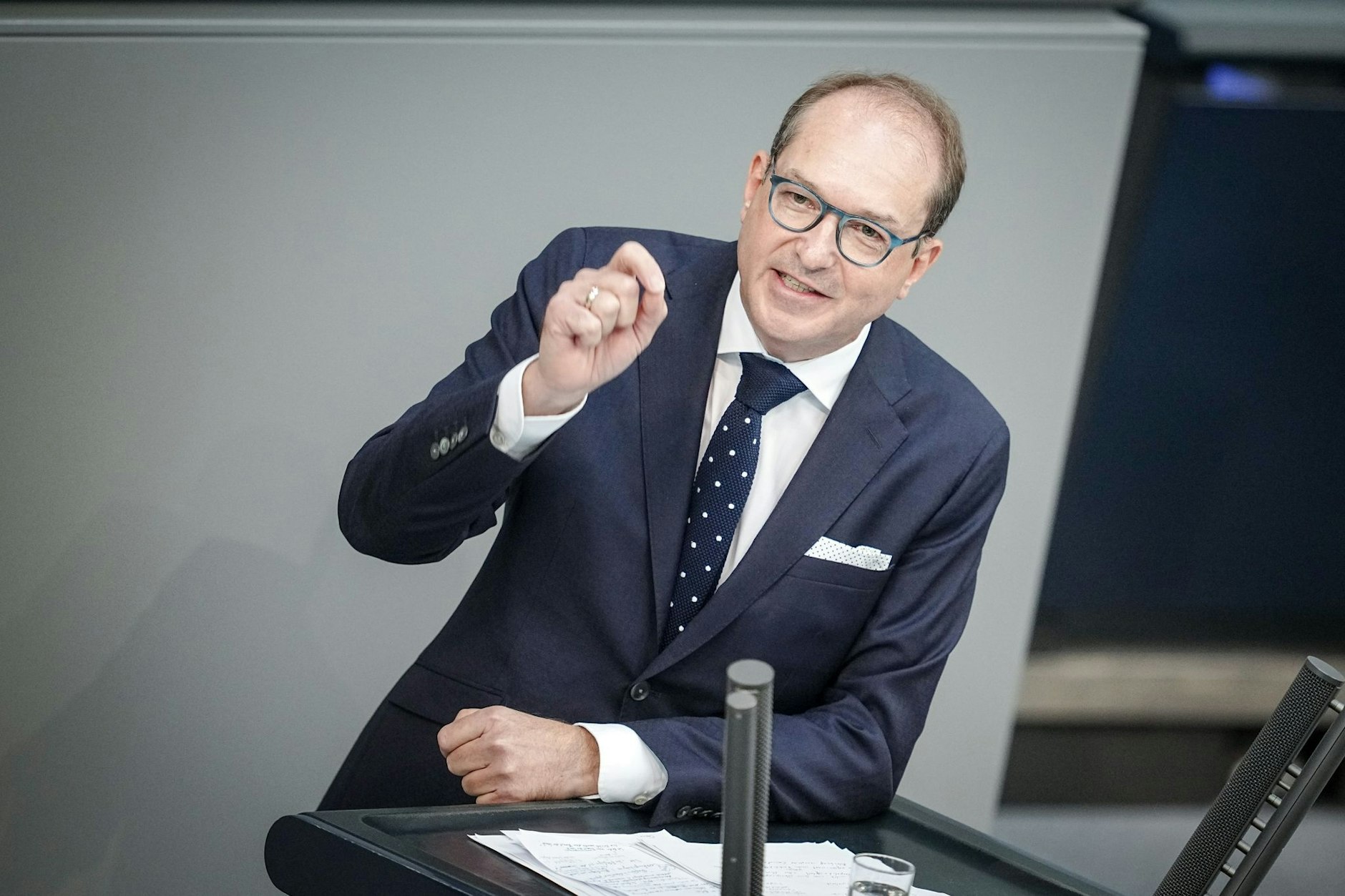 CSU-Landesgruppenchef Alexander Dobrindt fordert die Ampel-Koalition in Sachen Migrations-Begrenzung zu gemeinsamen Beschlüssen auf.  