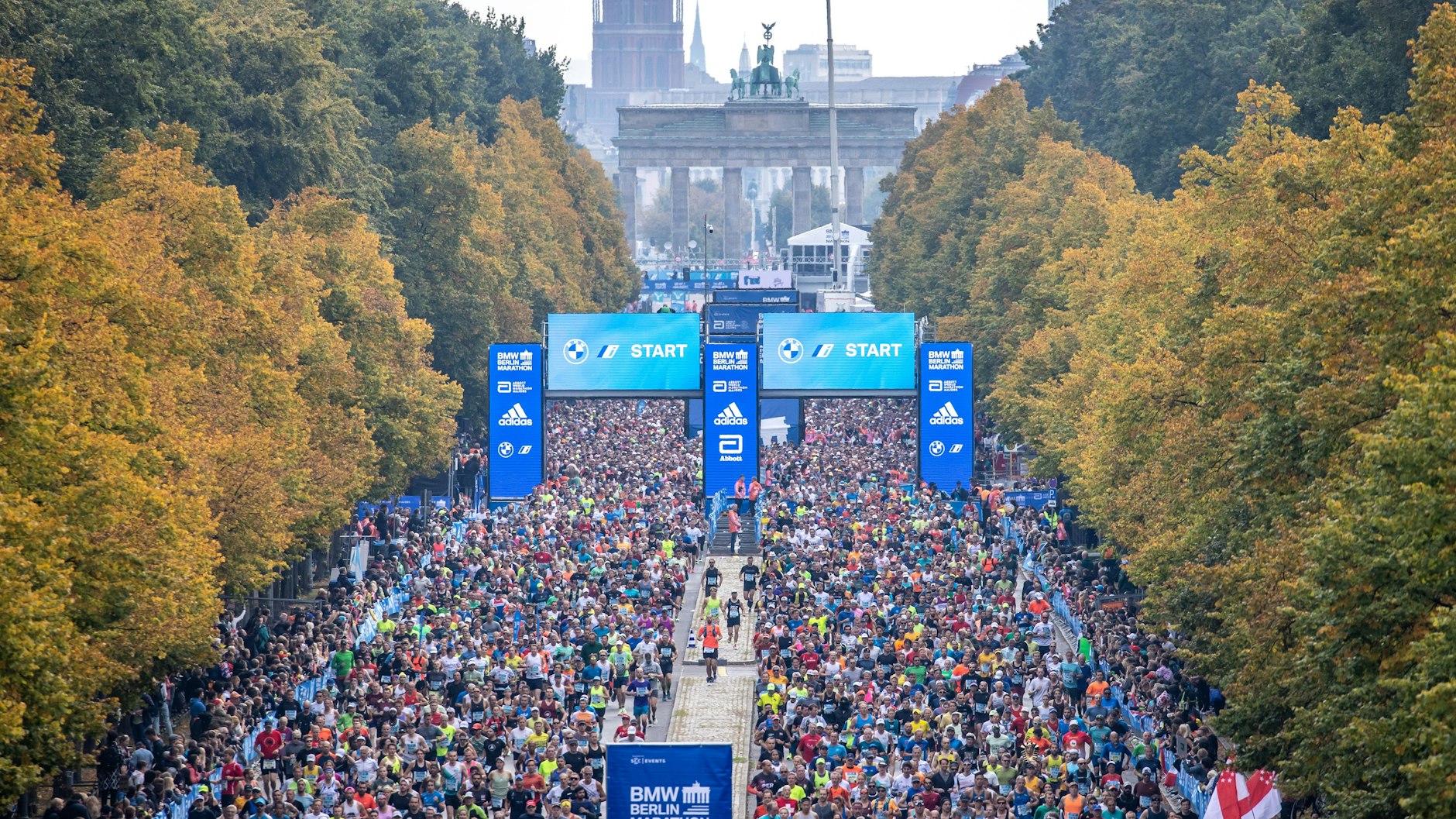 Der Berlin-Marathon 2022, so wird es auch an diesem Wochenende wieder in der Stadt aussehen.
