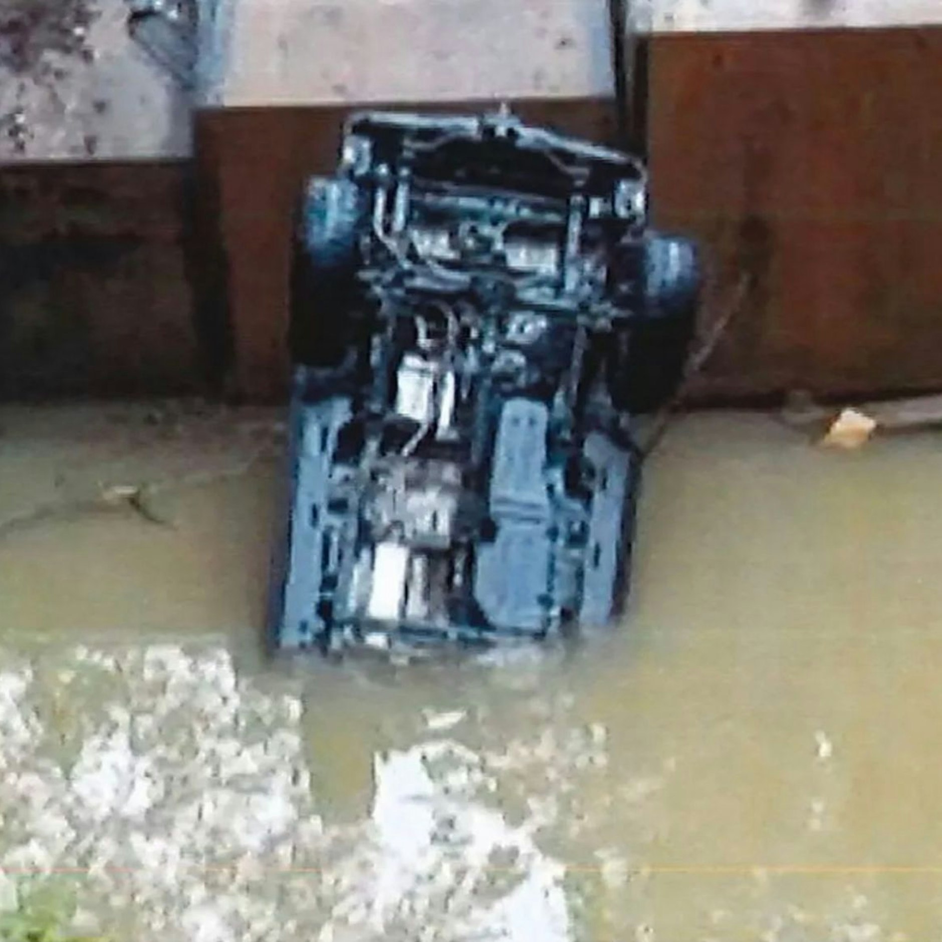 In diesem Autowrack ertrank Philip Paxson.