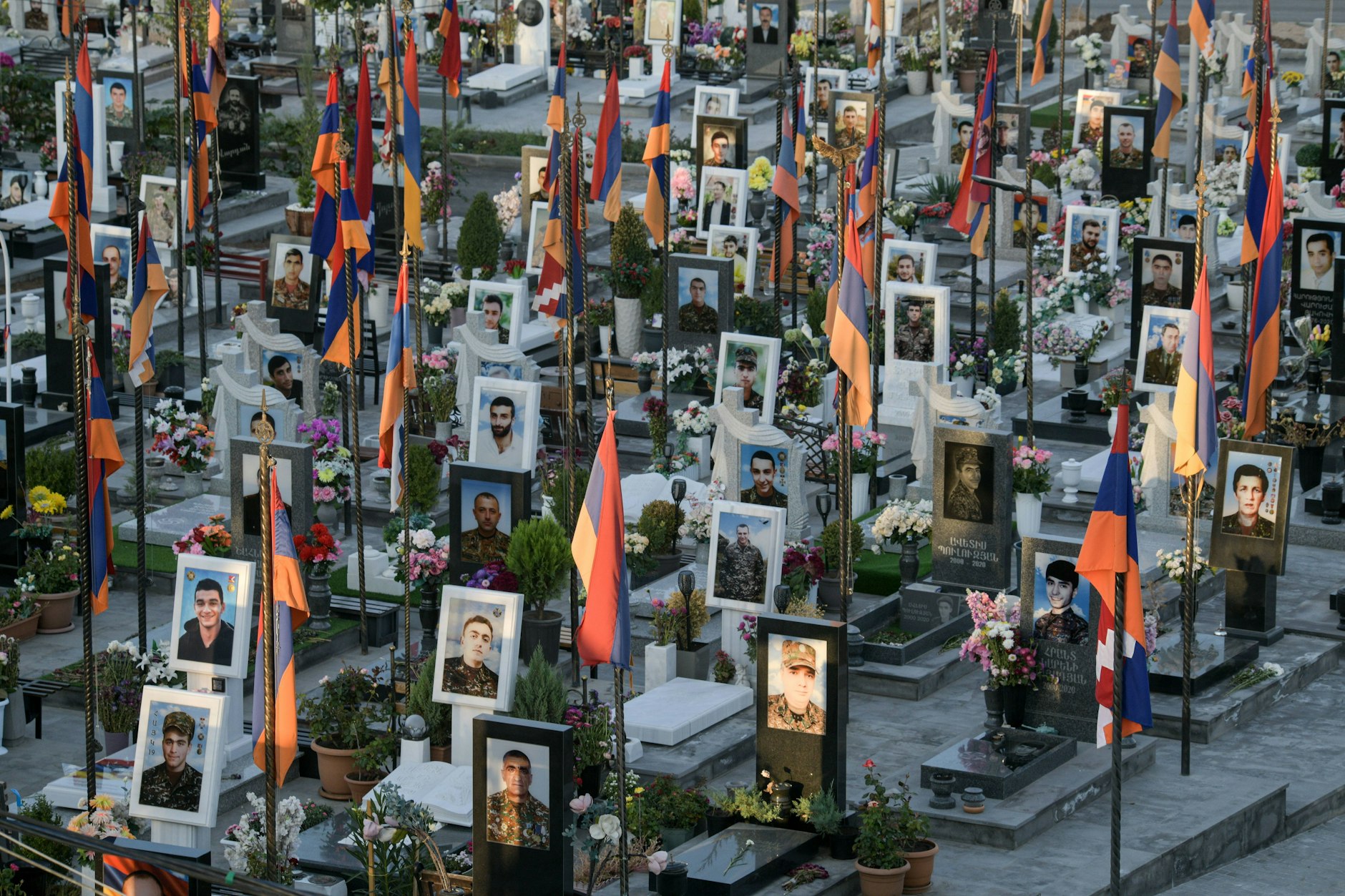Yerevan, Armenien: Auf diesem Militärfriedhof liegen armenische Soldaten, die während des Bergkarabach-Konflikts ums Leben gekommen sind.