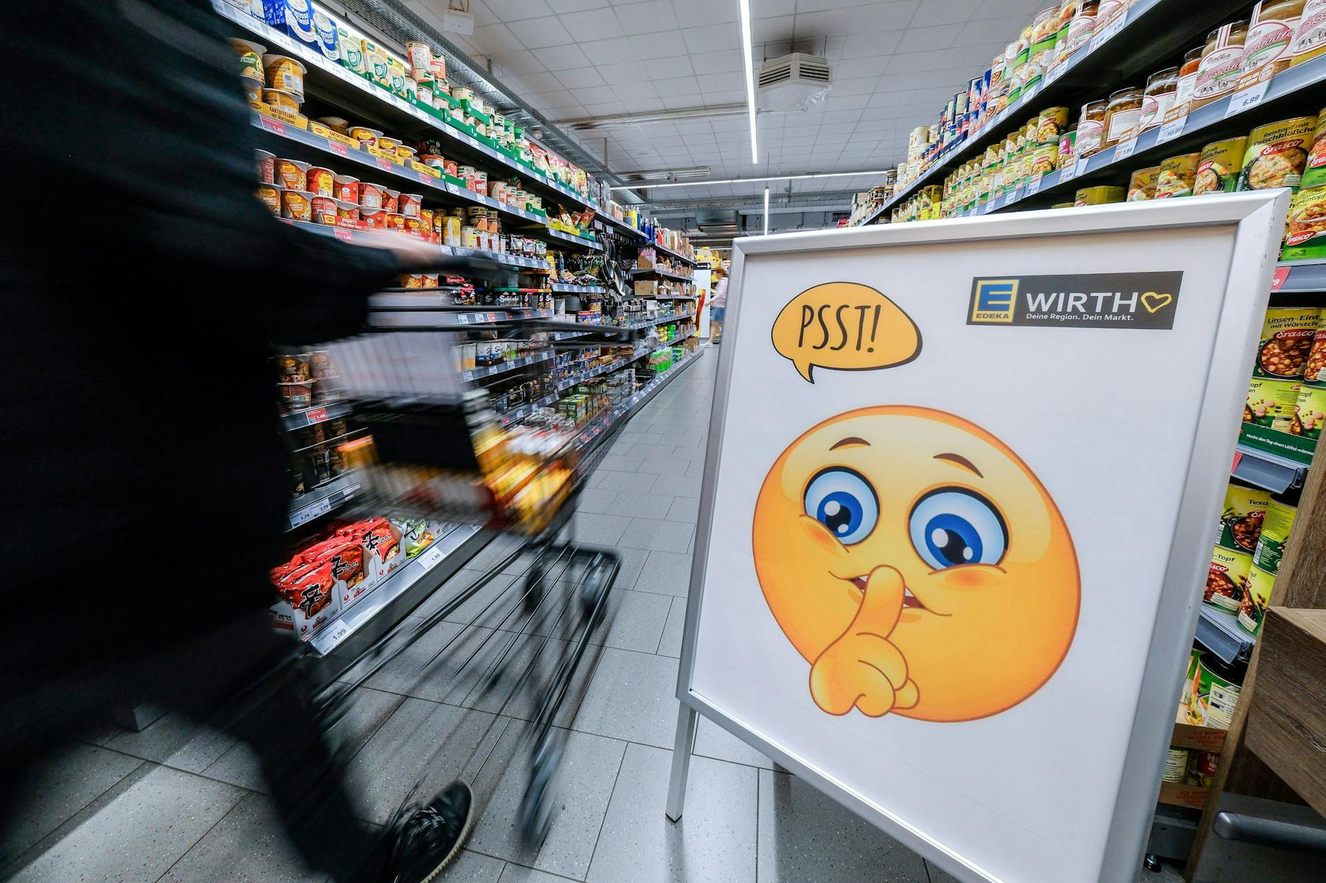 „Stille Stunde“ in der Edeka-Filiale am Herrenhäuser Markt in Hannover.
