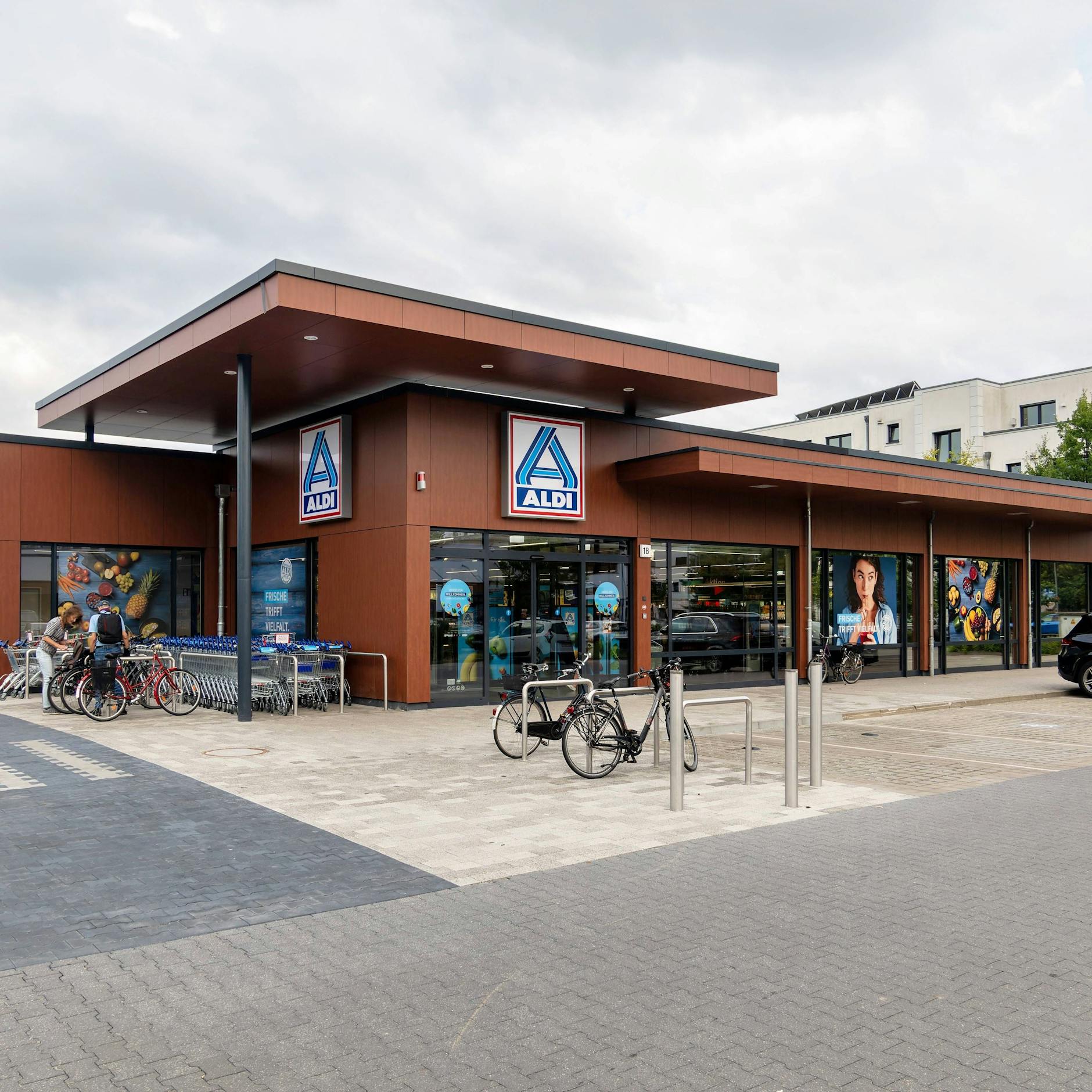 Image - Rewe, Aldi und Co.: Klage gegen Supermärkte, weil sie alte Elektrogeräte nicht annehmen